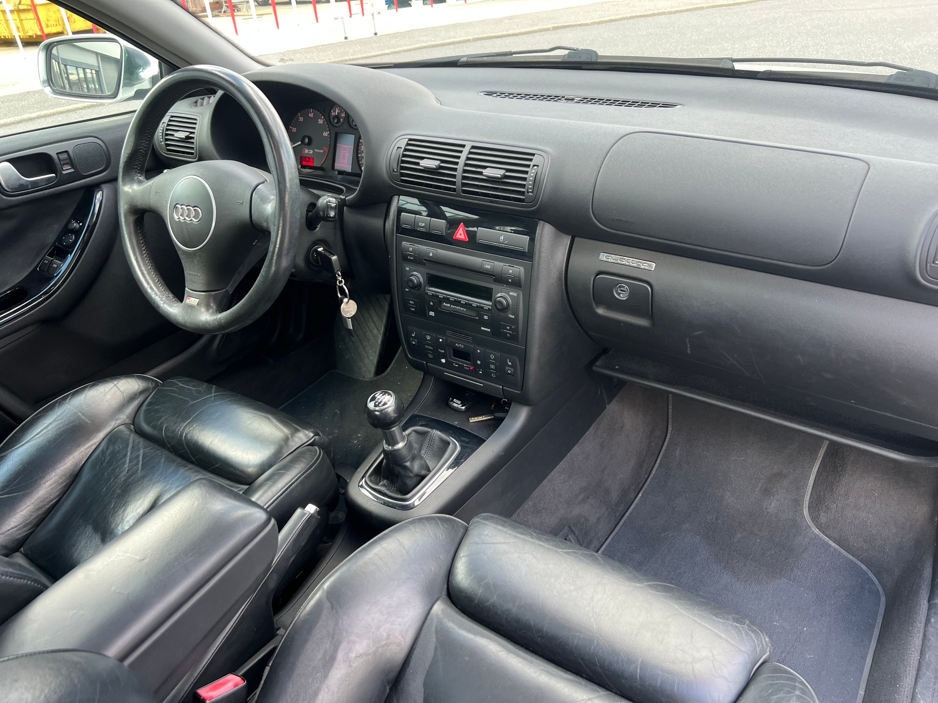AUDI S3 quattro-image-12