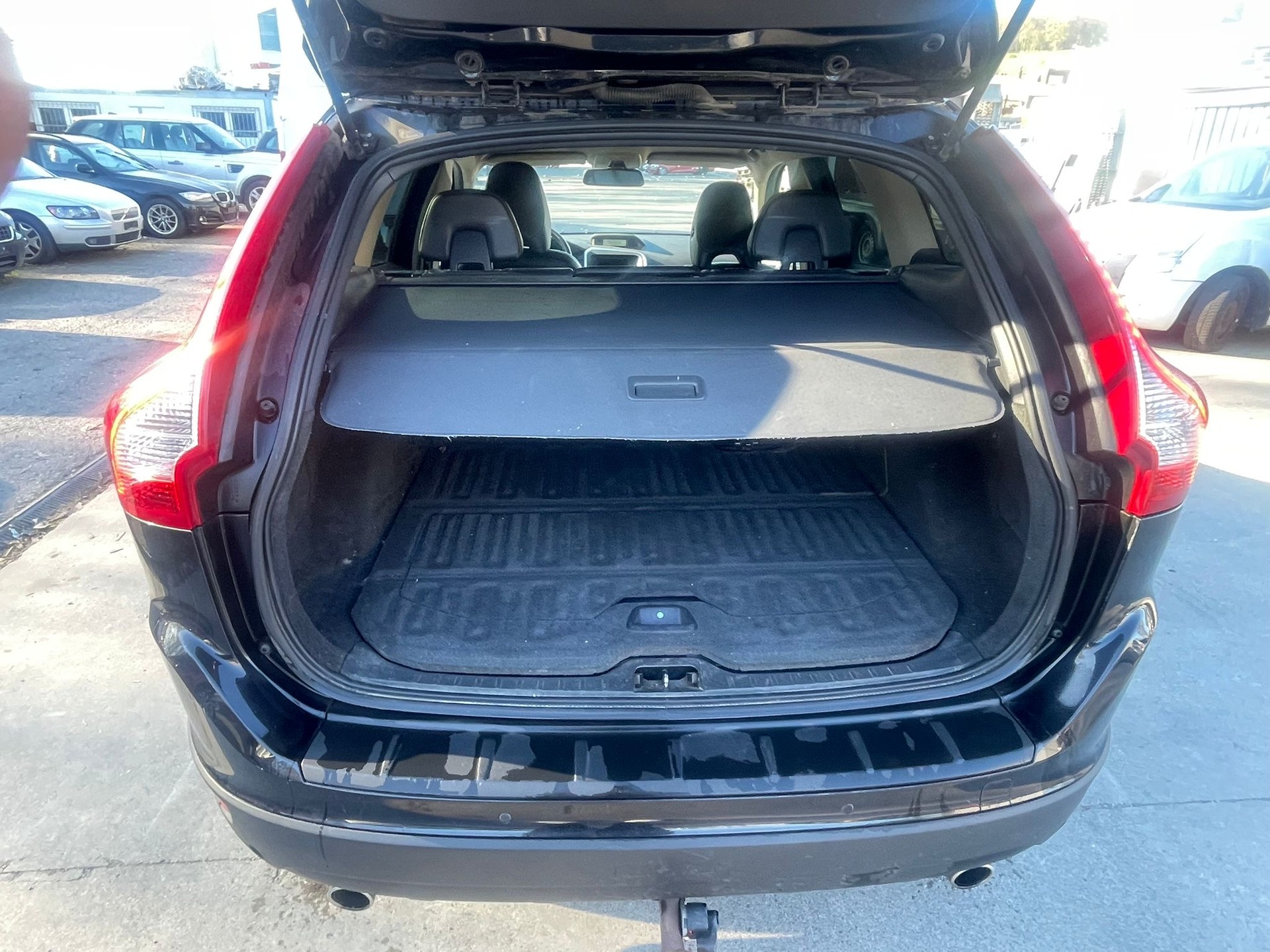 VOLVO XC60 D5 AWD Summum Geartronic-image-14