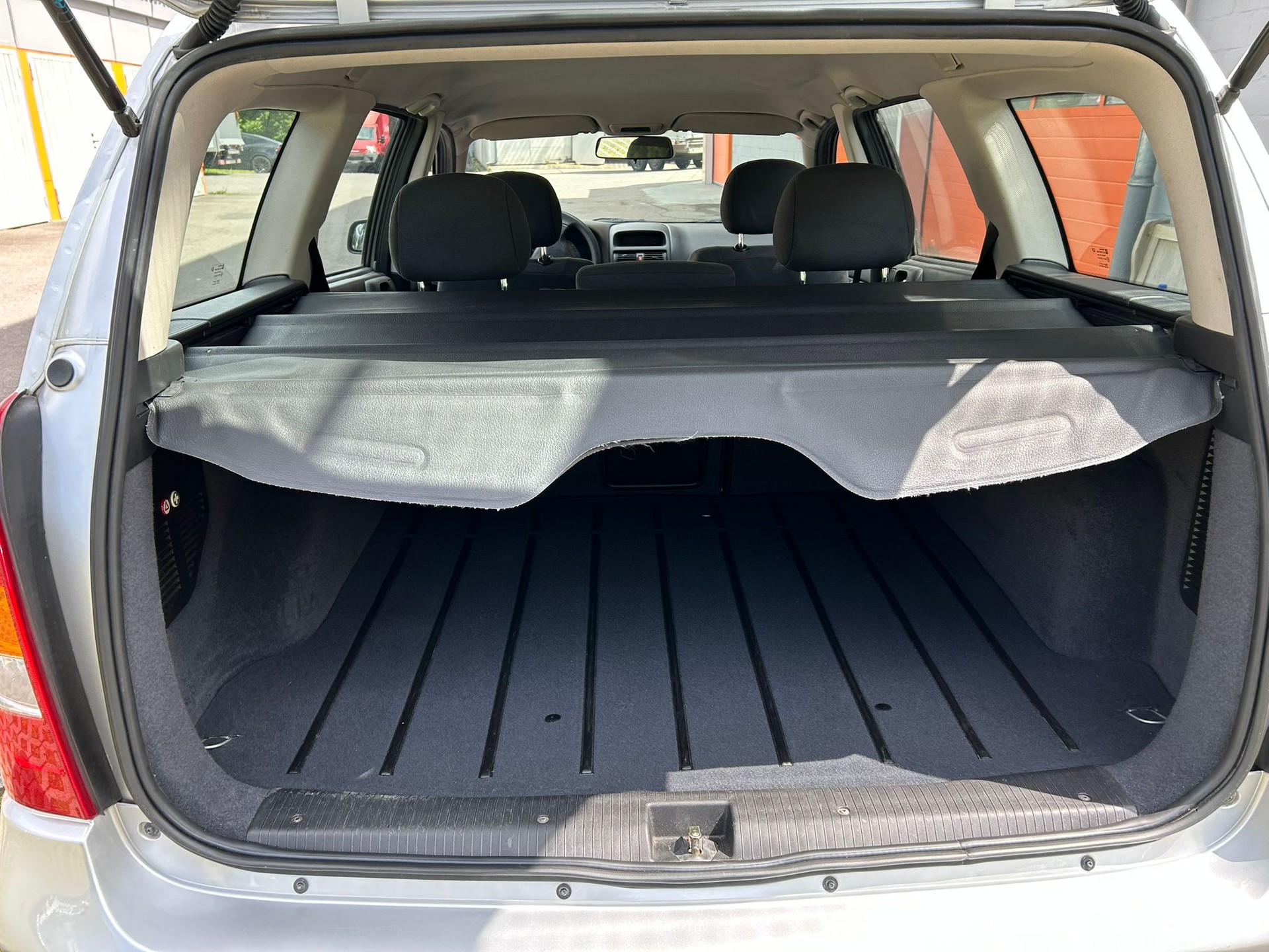 OPEL Astra Caravan 1.6i 16V Njoy-image-9