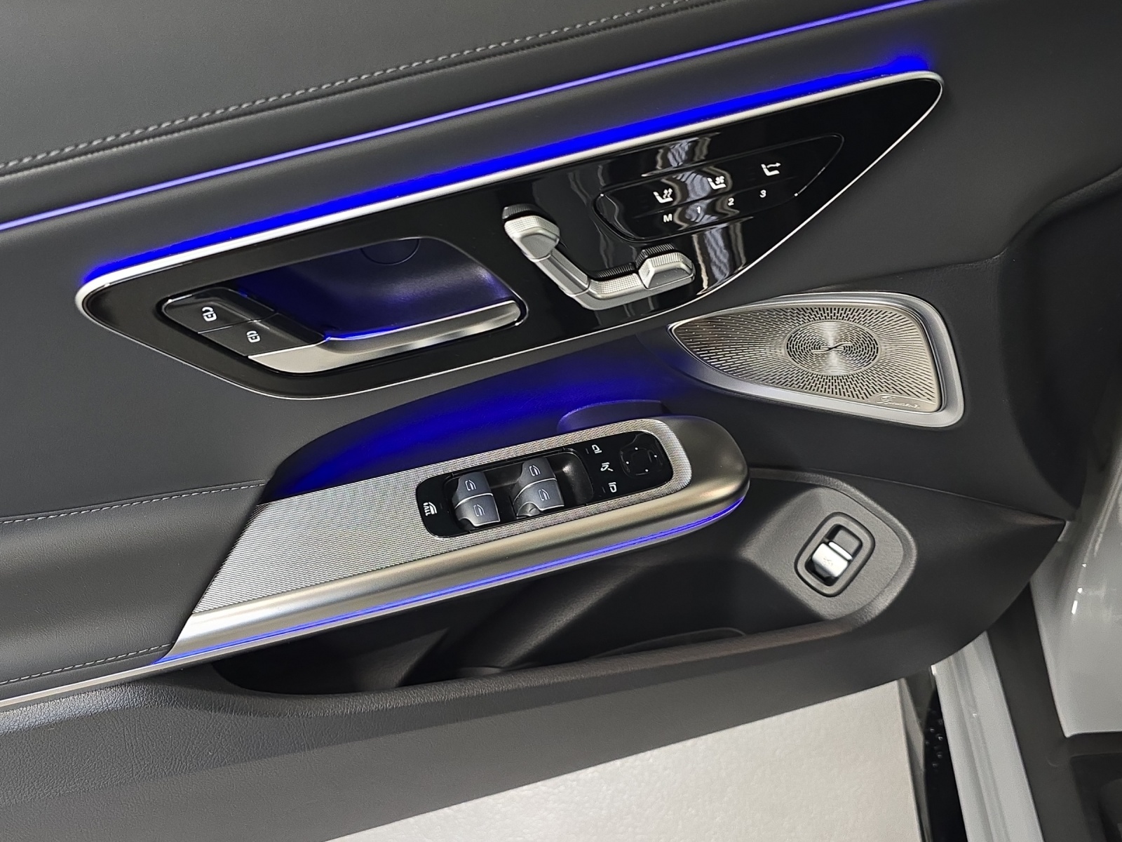 MERCEDES-BENZ CLE 53 AMG 4Matic+ Cabriolet-image-6
