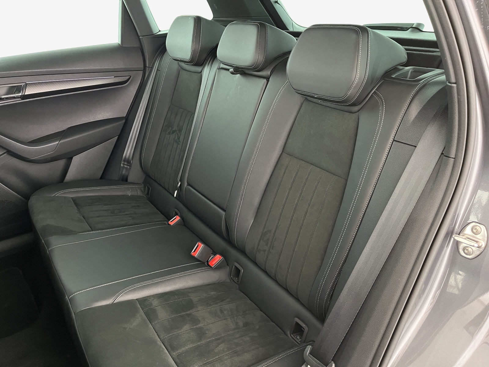 SKODA Karoq 2.0 TSI SportLine 4x4 DSG-image-25