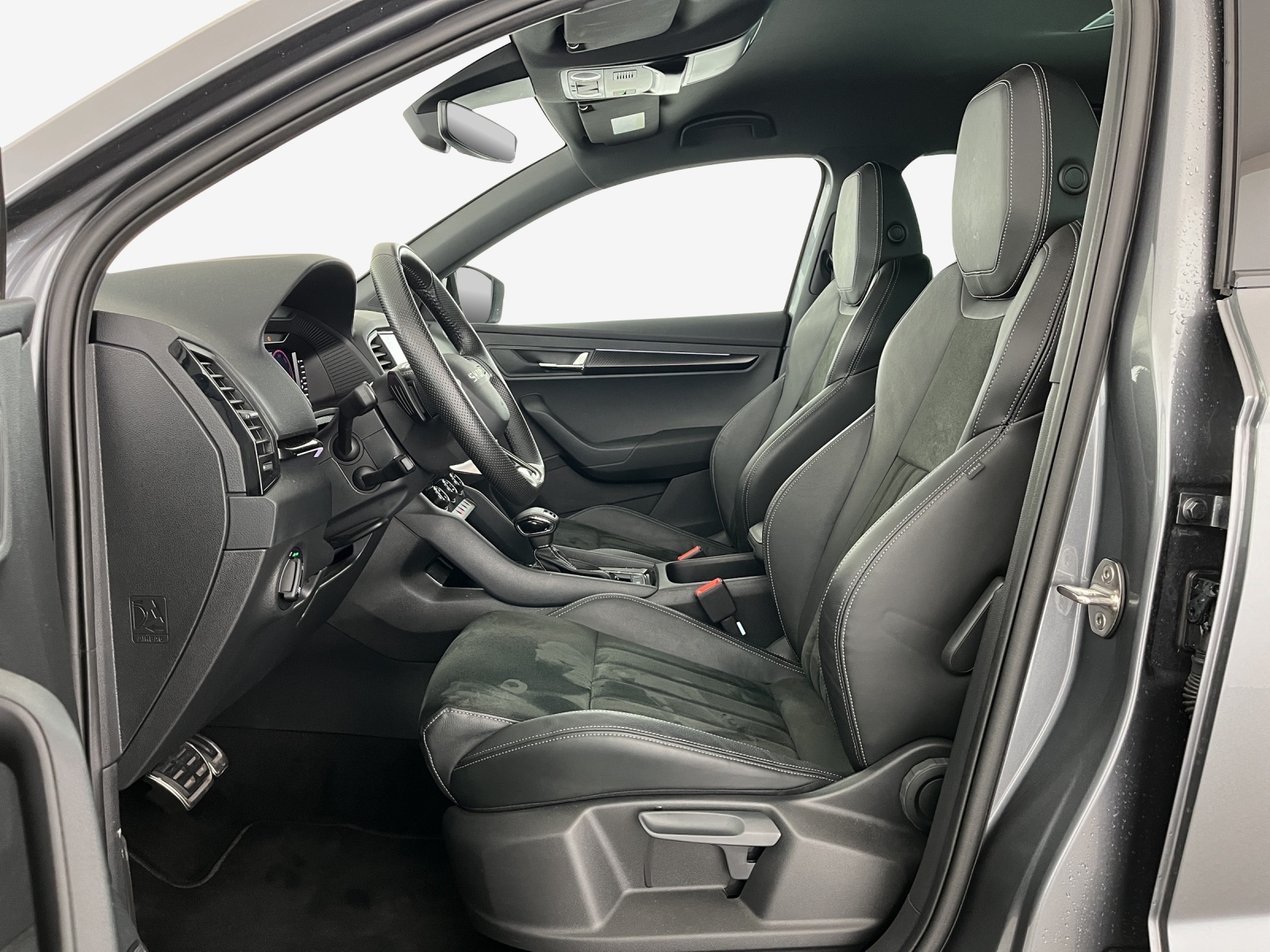 SKODA Karoq 2.0 TSI SportLine 4x4 DSG-image-21