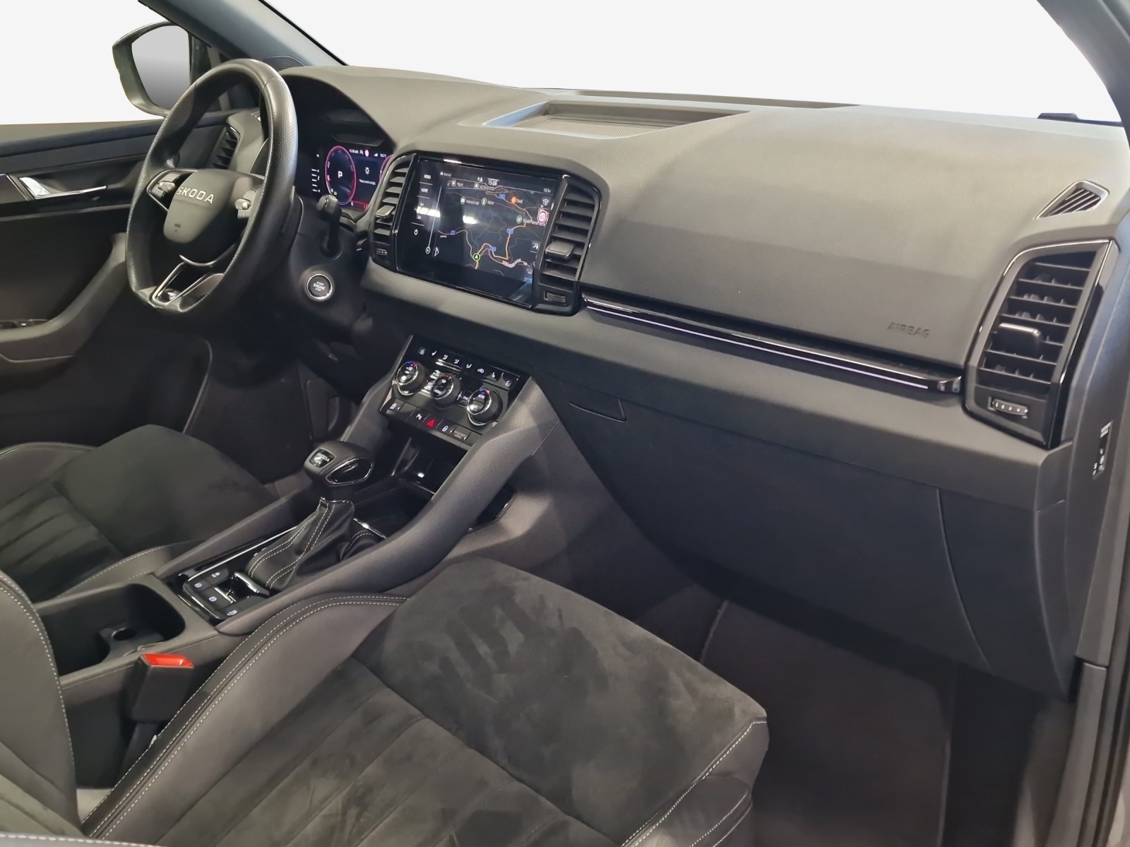 SKODA Karoq 2.0 TSI SportLine 4x4 DSG-image-12