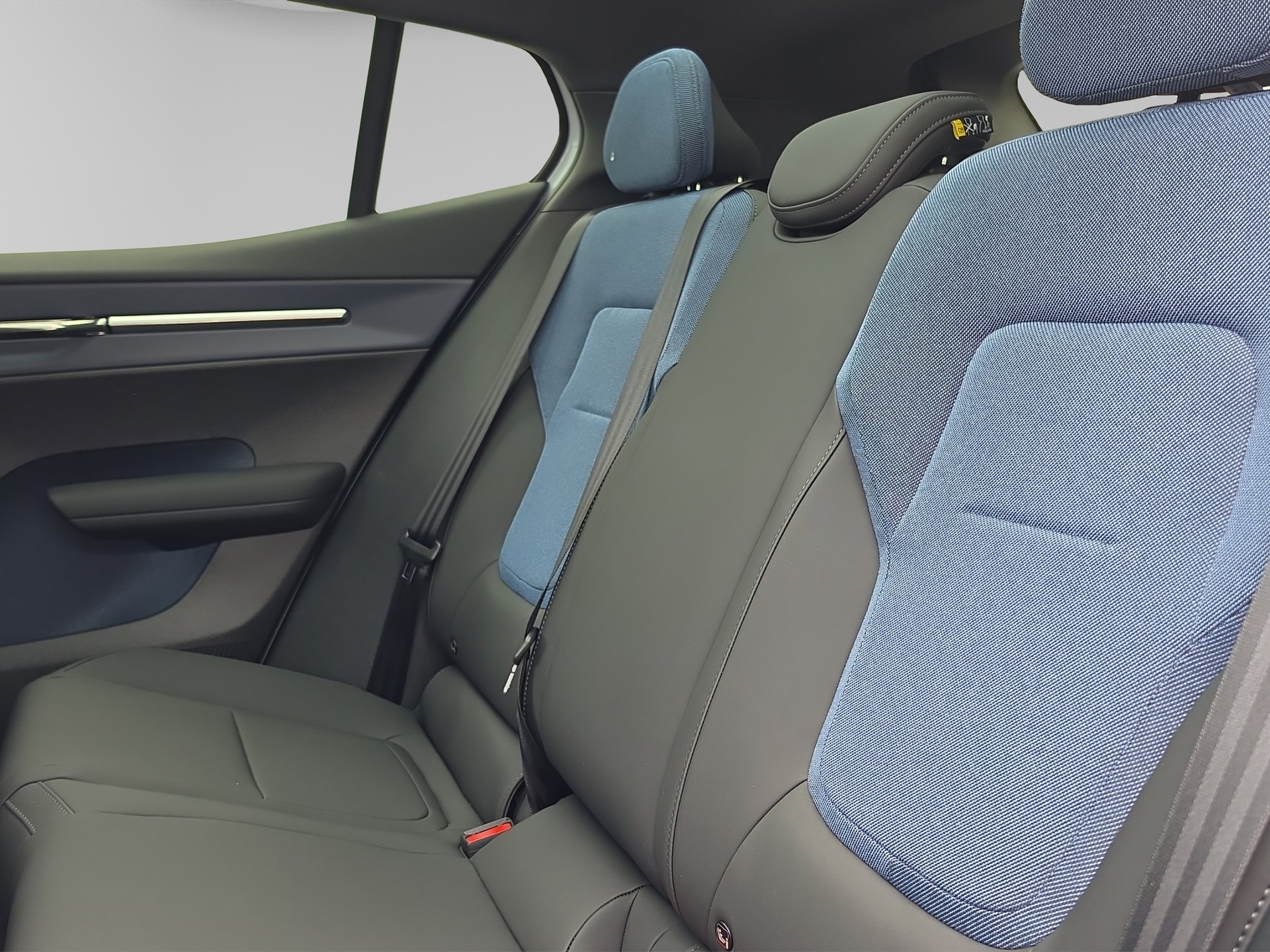 VOLVO EX30 E60 Twin Ultra Performance AWD-image-14