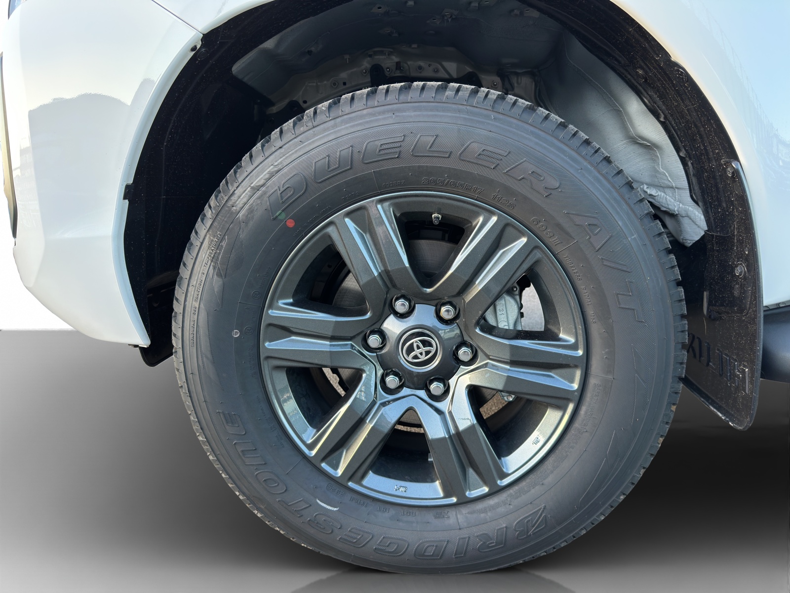 TOYOTA Hilux Double Cab.-Pick-up 2.8 D-4D 204 Style-image-11