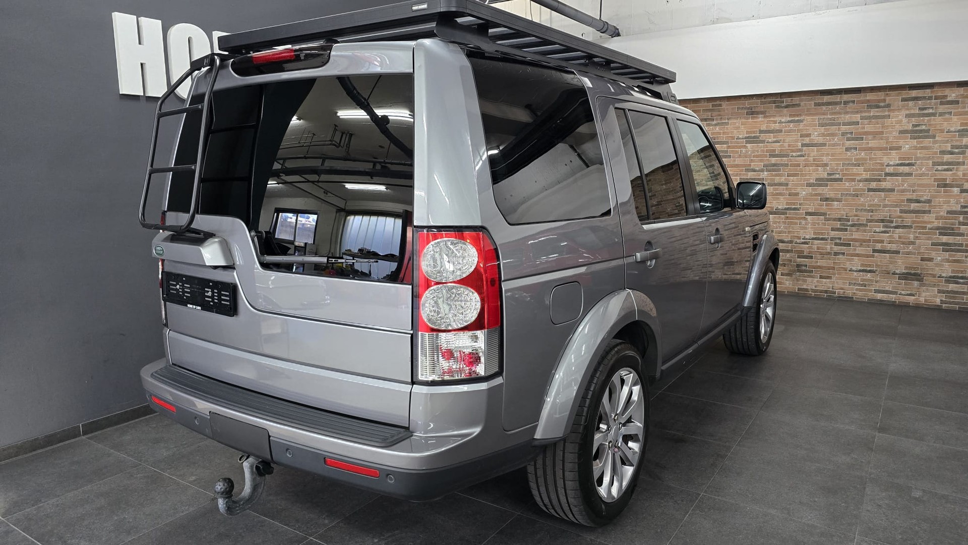 LAND ROVER Discovery 3.0 SDV6 HSE Automatic-image-5