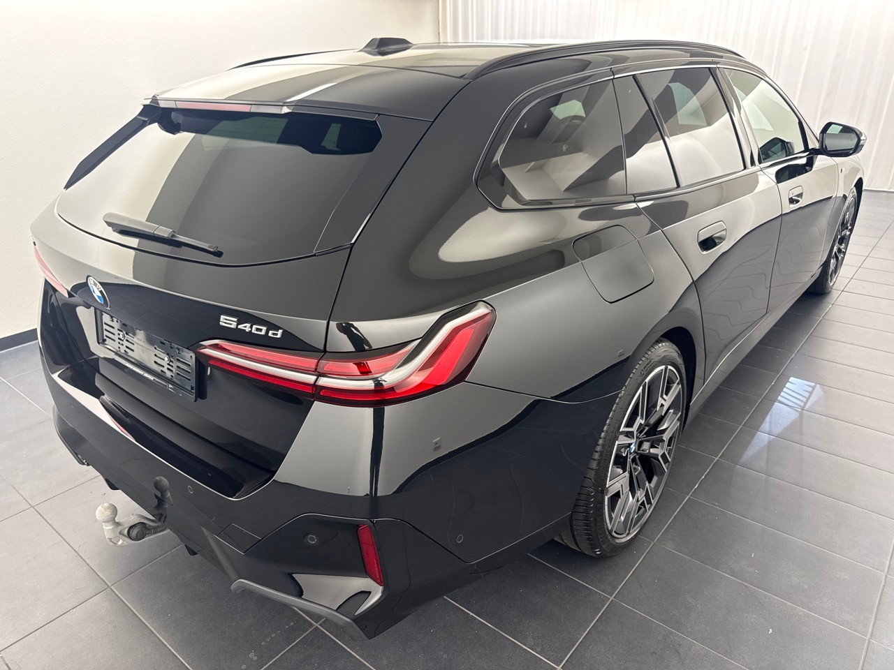 BMW 540d xDr 48V Tour M.S.Pro inkl. AHK & Standheizung-showroom-element-2