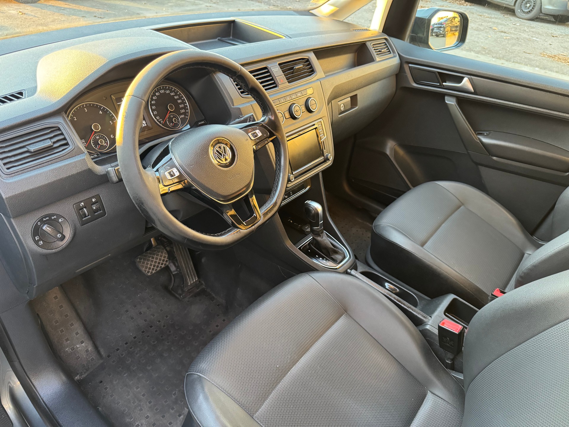 VW Caddy Maxi 2.0TDI BlueMotion Technology DSG-image-7
