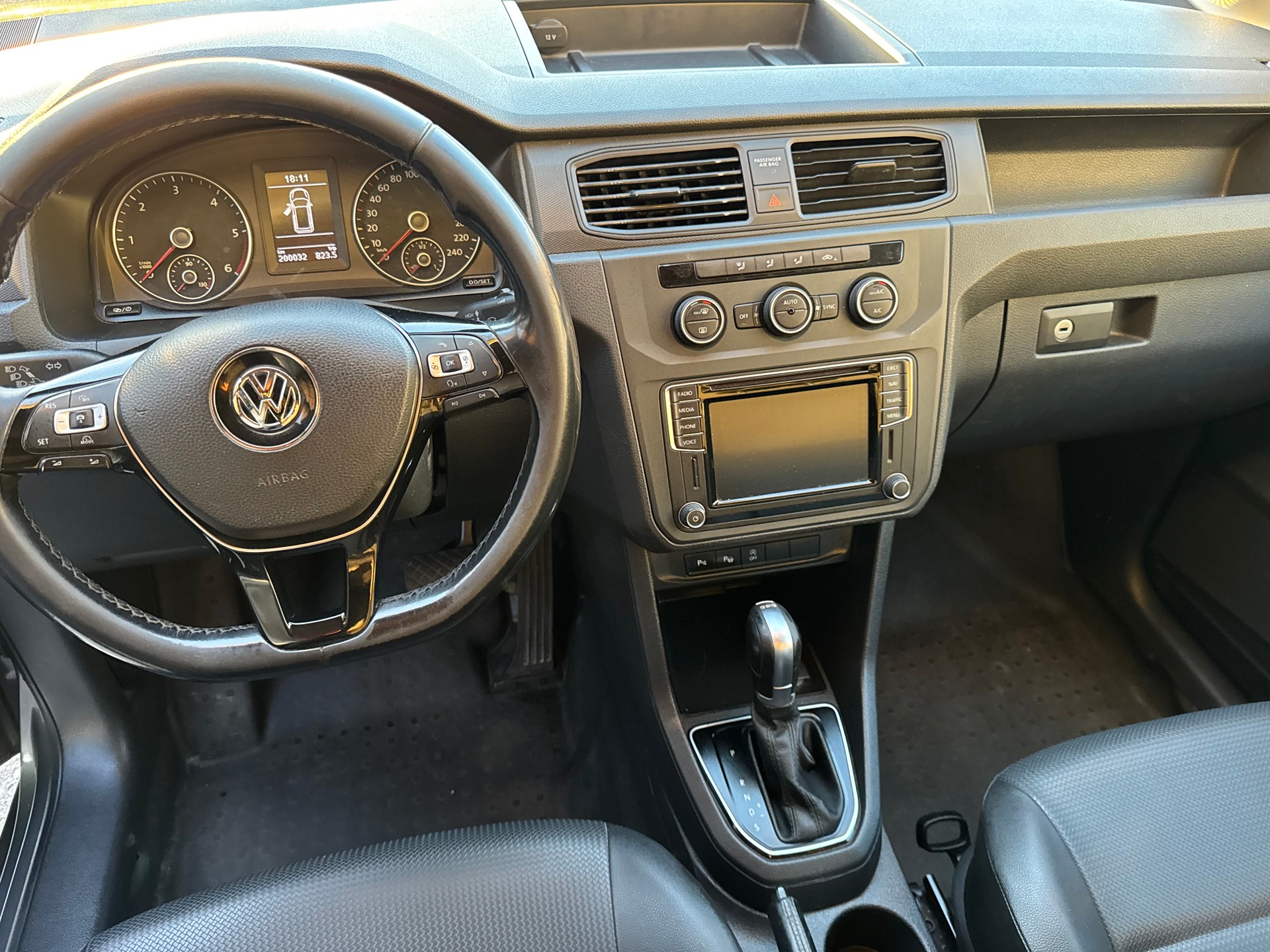 VW Caddy Maxi 2.0TDI BlueMotion Technology DSG-image-11