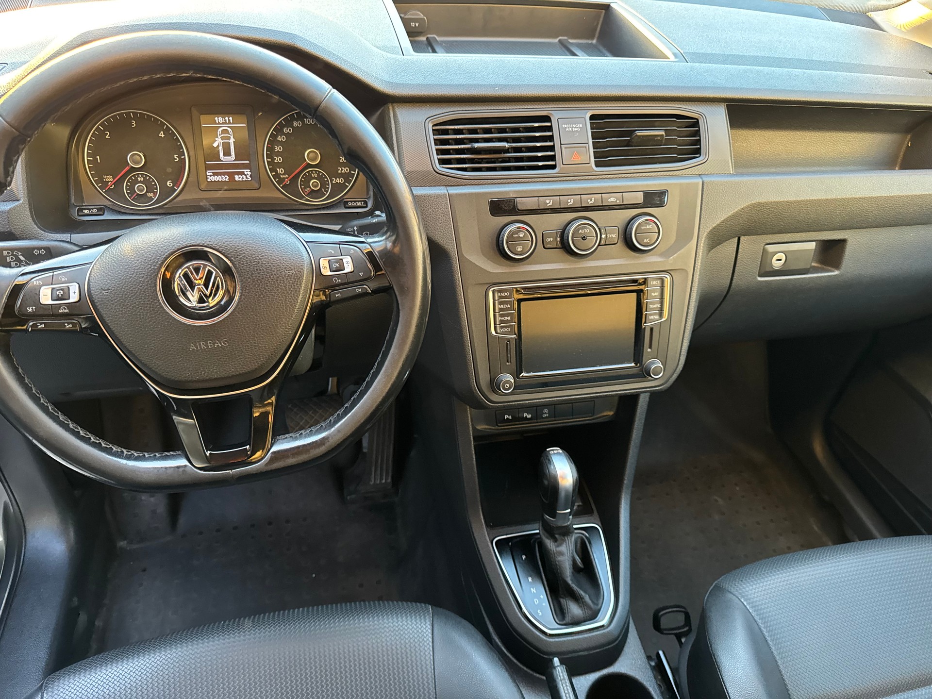 VW Caddy Maxi 2.0TDI BlueMotion Technology DSG-image-8