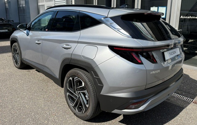 HYUNDAI Tucson 1.6 T-GDi PHEV Vertex Swiss Edition 4WD-image-2