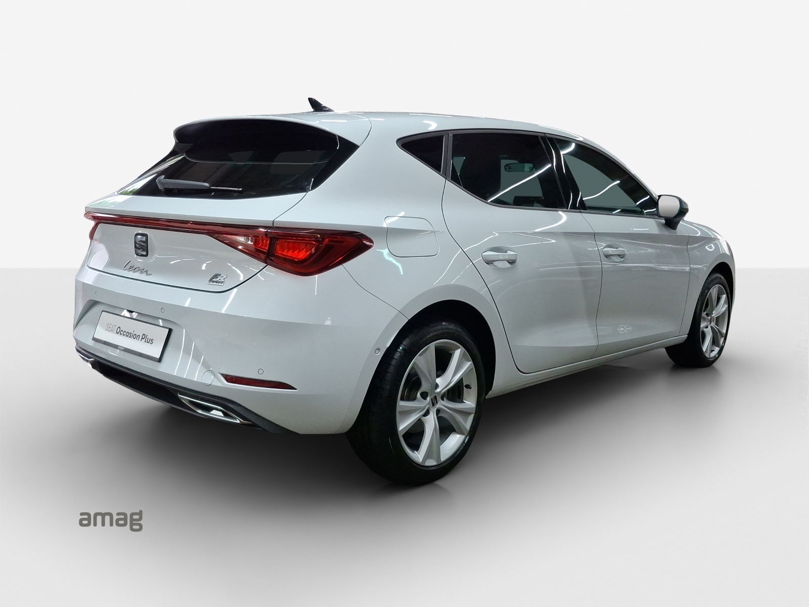 SEAT Leon ST 1.5 eHybrid pHEV DSG FR-image-5