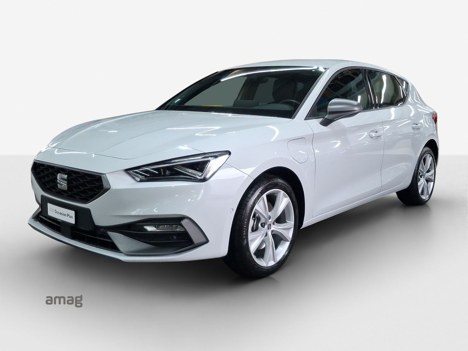 SEAT Leon ST 1.5 eHybrid pHEV DSG FR-image-0