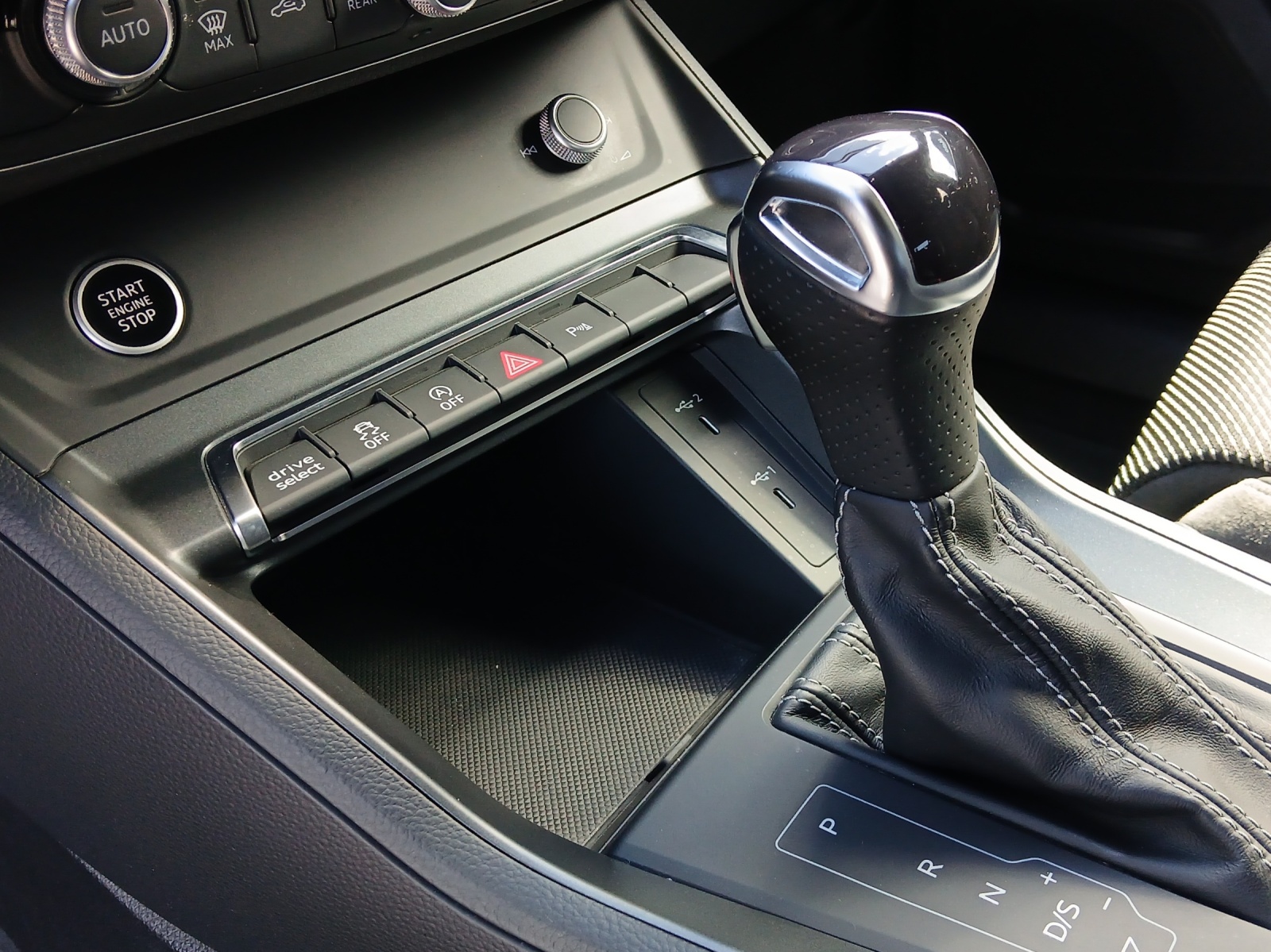 AUDI Q3 Sportback 35 TFSI S line Attraction S-tronic-image-15