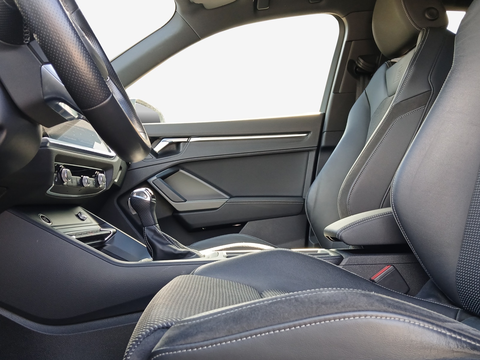 AUDI Q3 Sportback 35 TFSI S line Attraction S-tronic-image-7