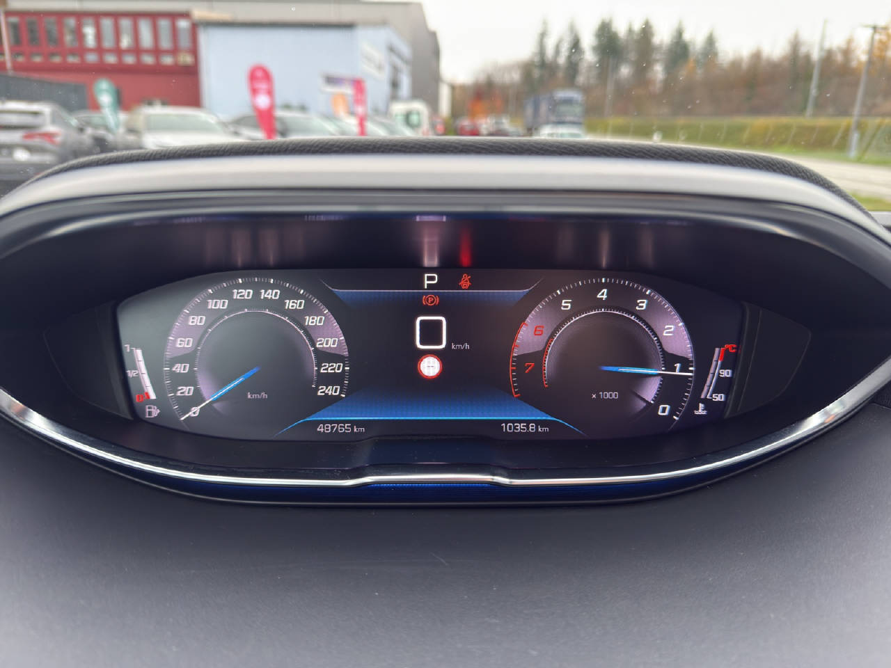 PEUGEOT 5008 1.2 PureTech Allure Pack-image-5