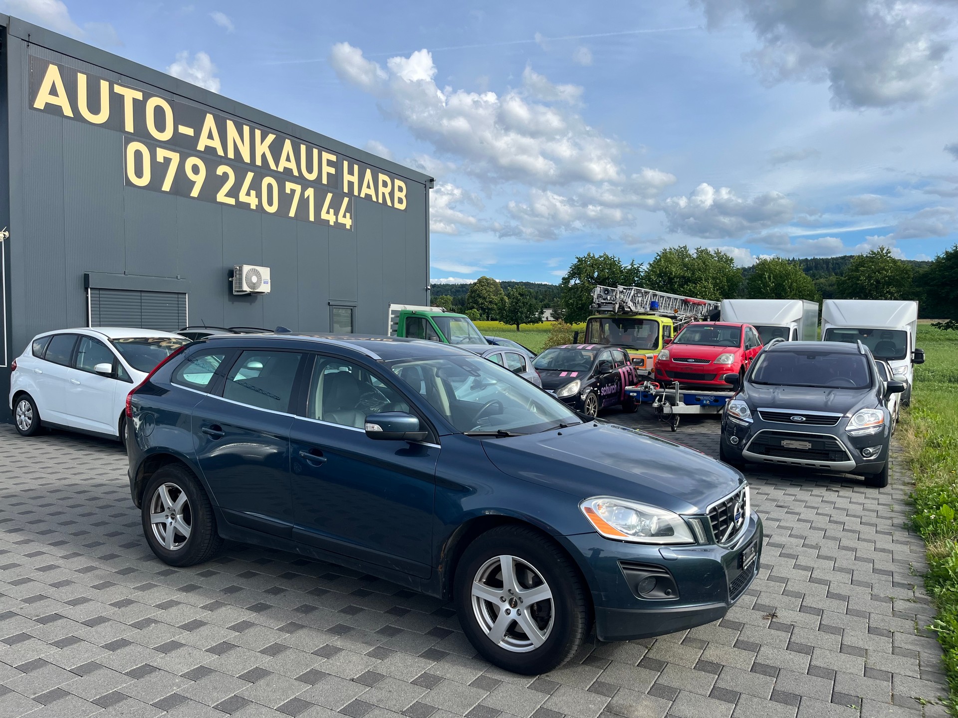 VOLVO XC60 D5 AWD Kinetic-image-0