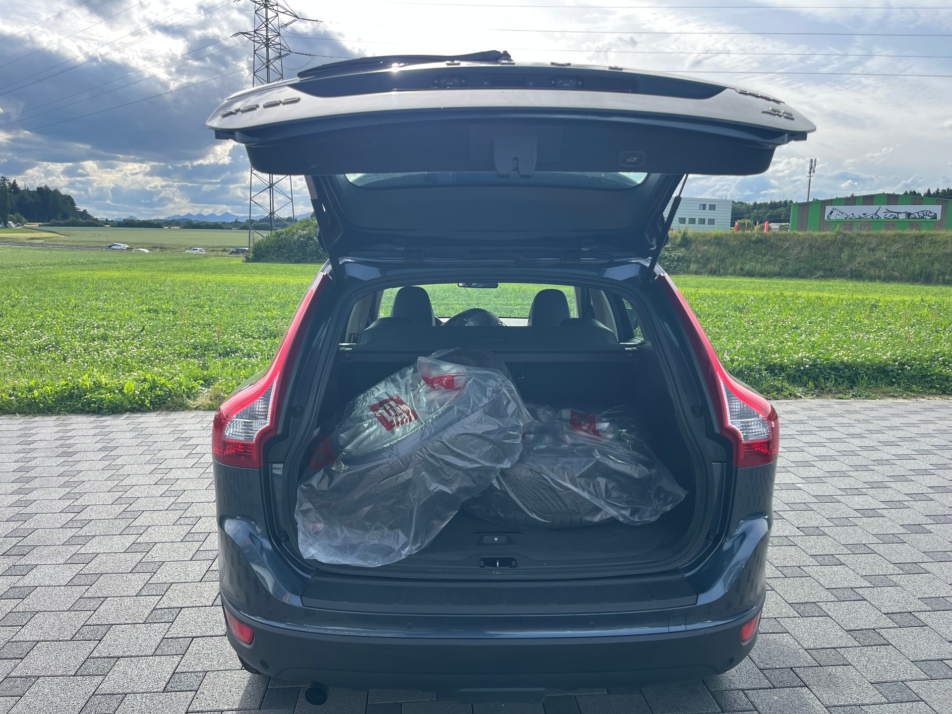 VOLVO XC60 D5 AWD Kinetic-image-11