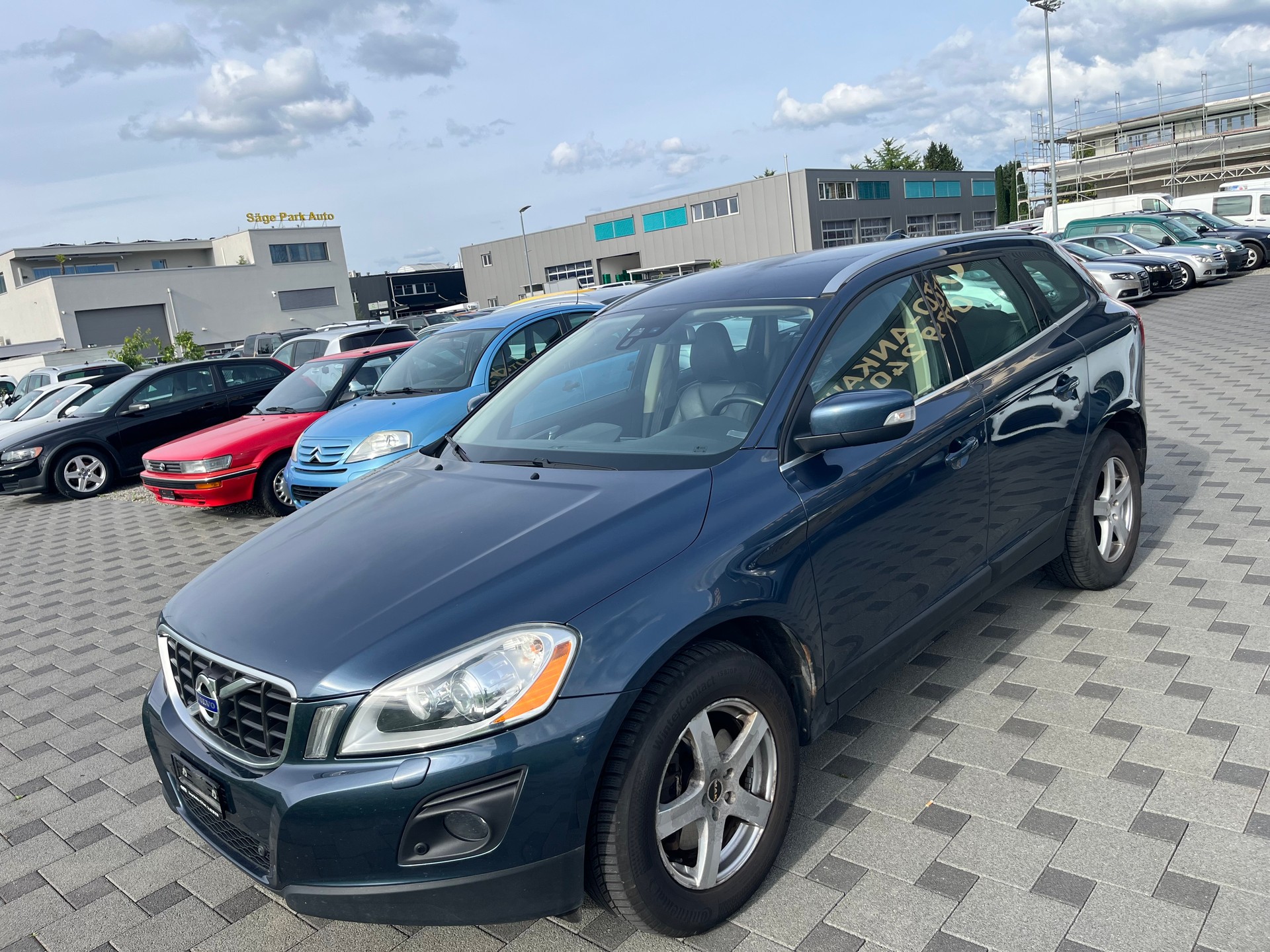 VOLVO XC60 D5 AWD Kinetic-image-6