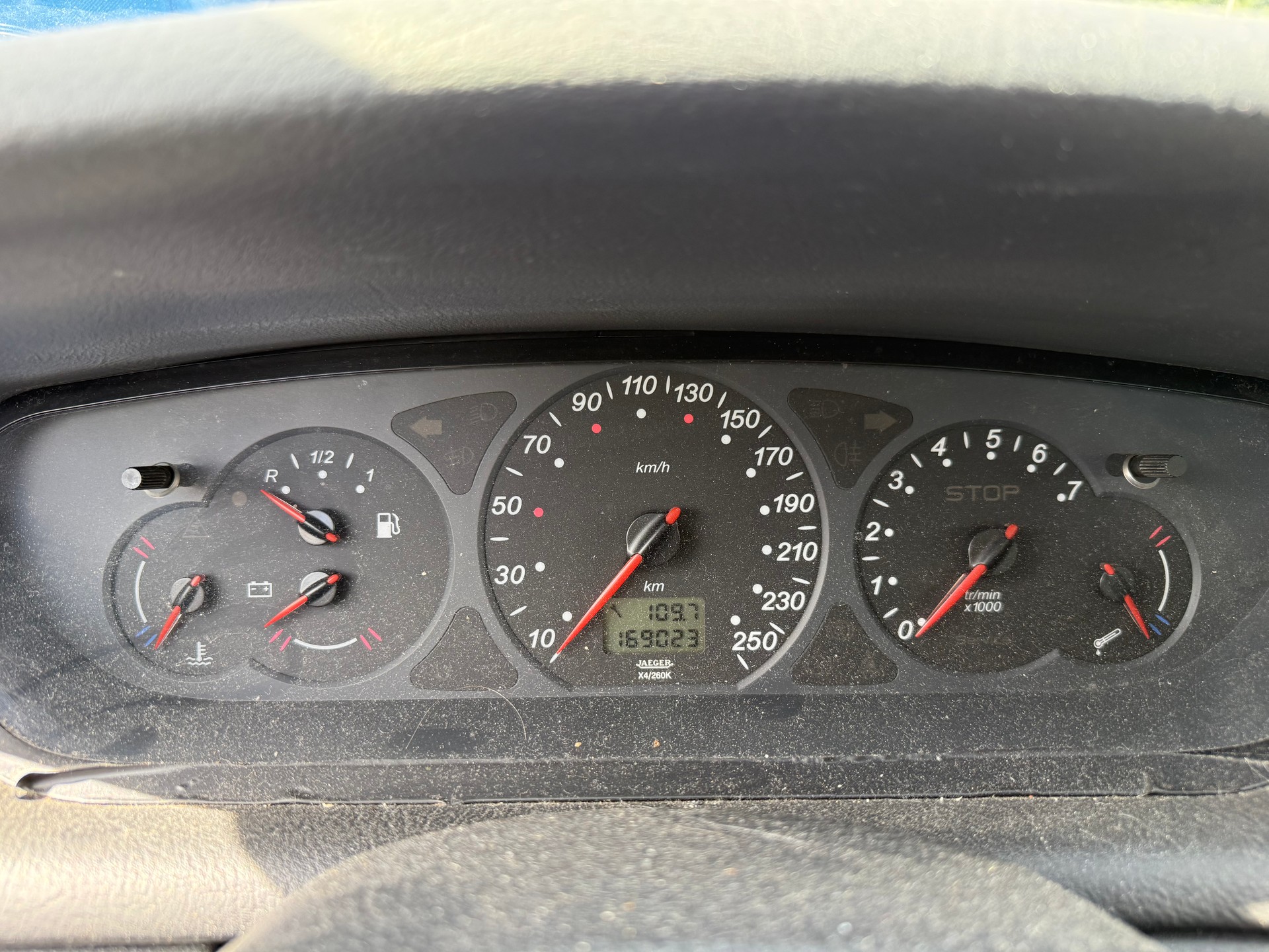 CITROEN C5 Break 2.2 HDi Ambiance-image-11