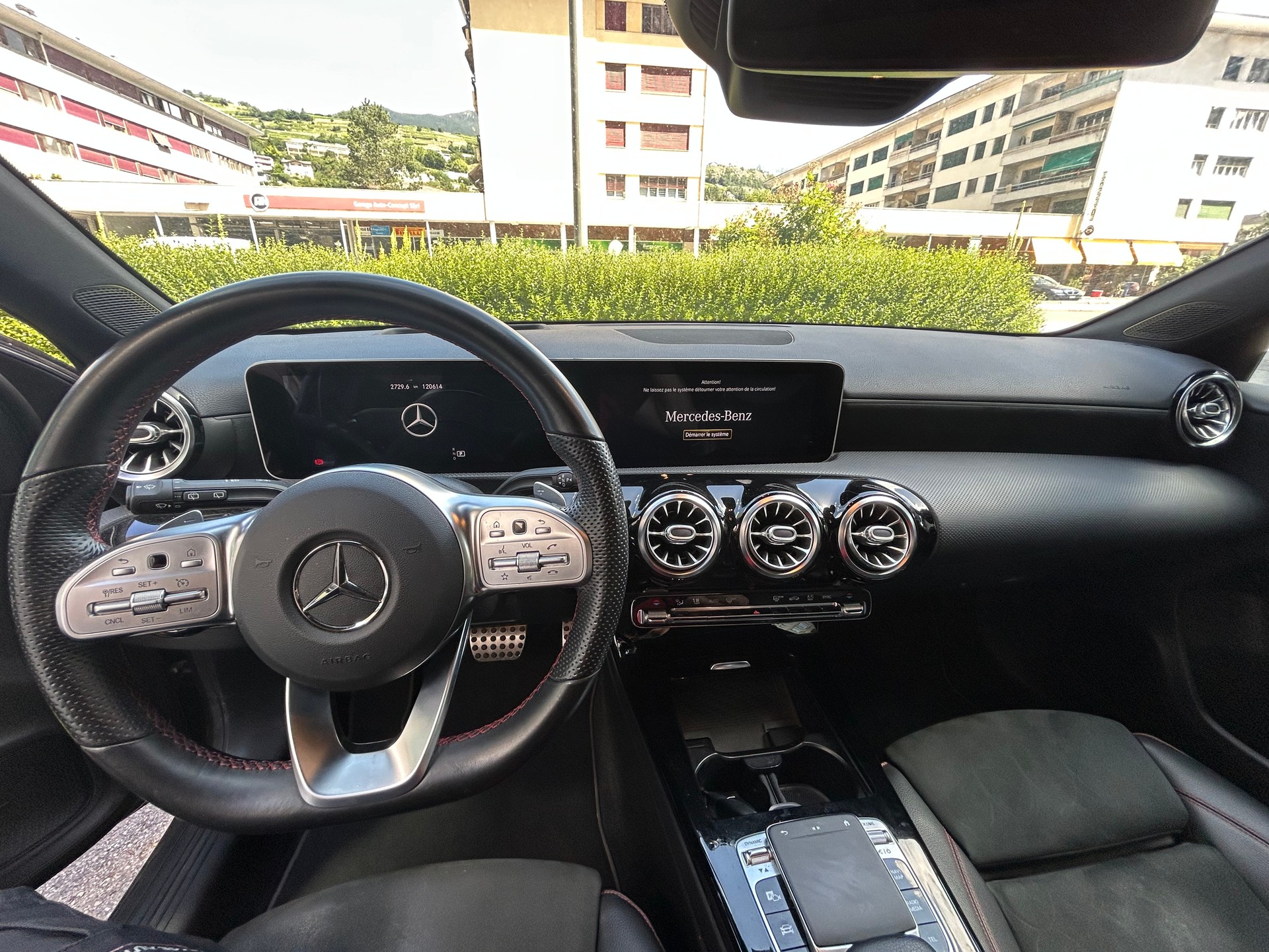 MERCEDES-BENZ A 220 AMG Line 7G-DCT 4Matic-image-7