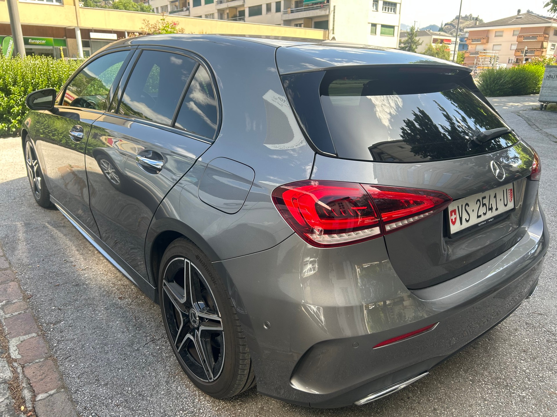 MERCEDES-BENZ A 220 AMG Line 7G-DCT 4Matic-image-5