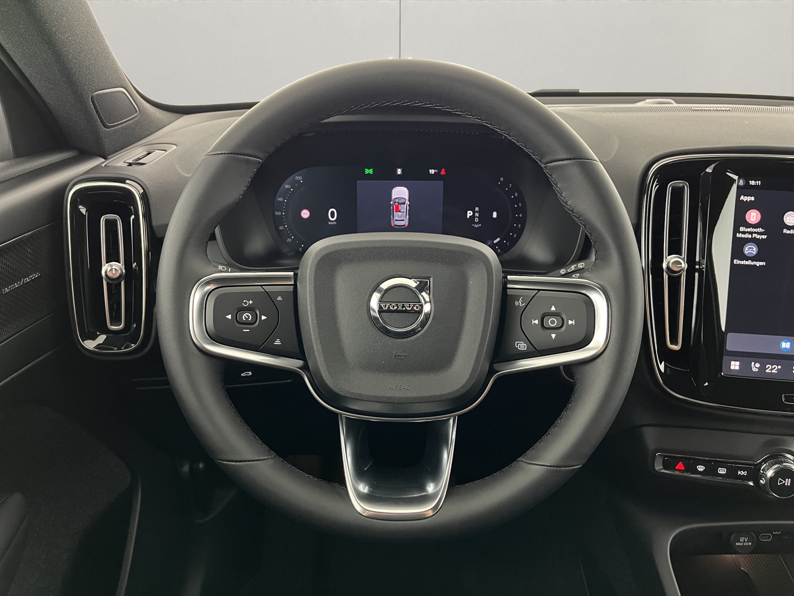 VOLVO XC40 2.0 B3 MH Plus Dark-image-10