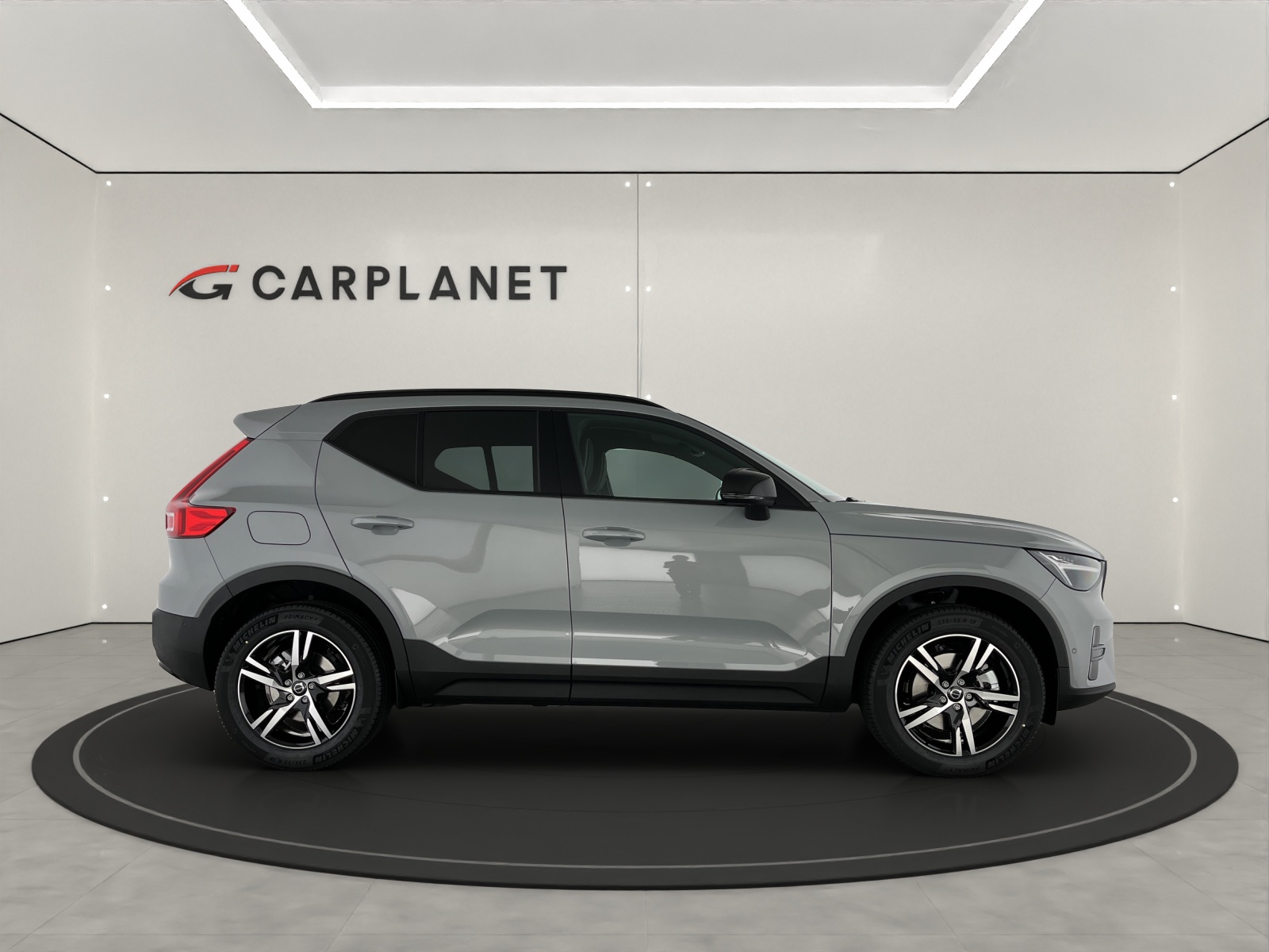 VOLVO XC40 2.0 B3 MH Plus Dark-image-3