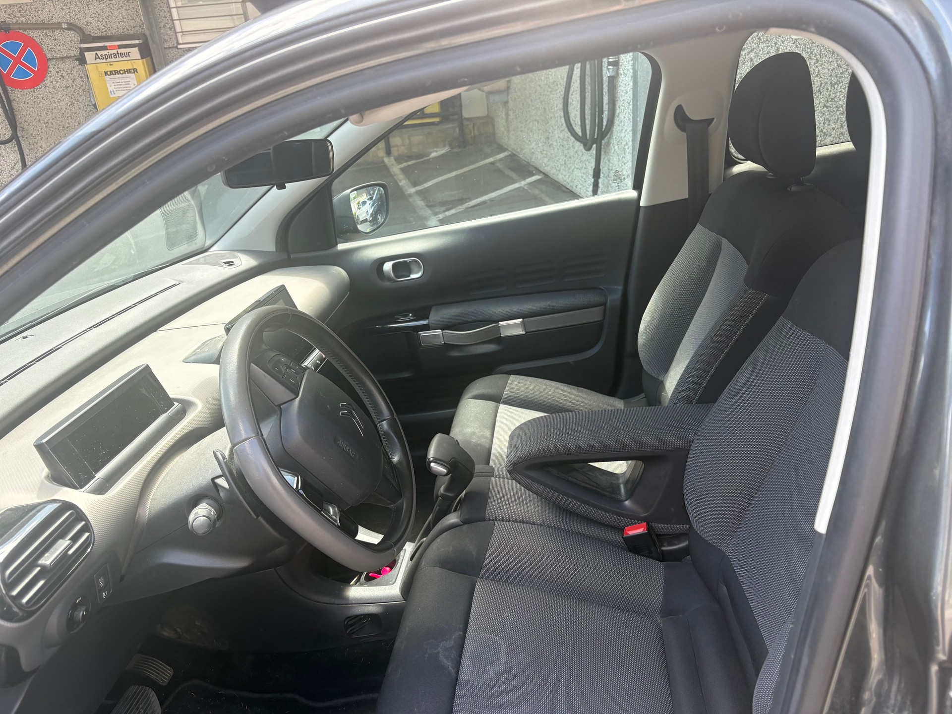 CITROEN C4 Cactus 1.6 e-HDi Live ETG6-image-8