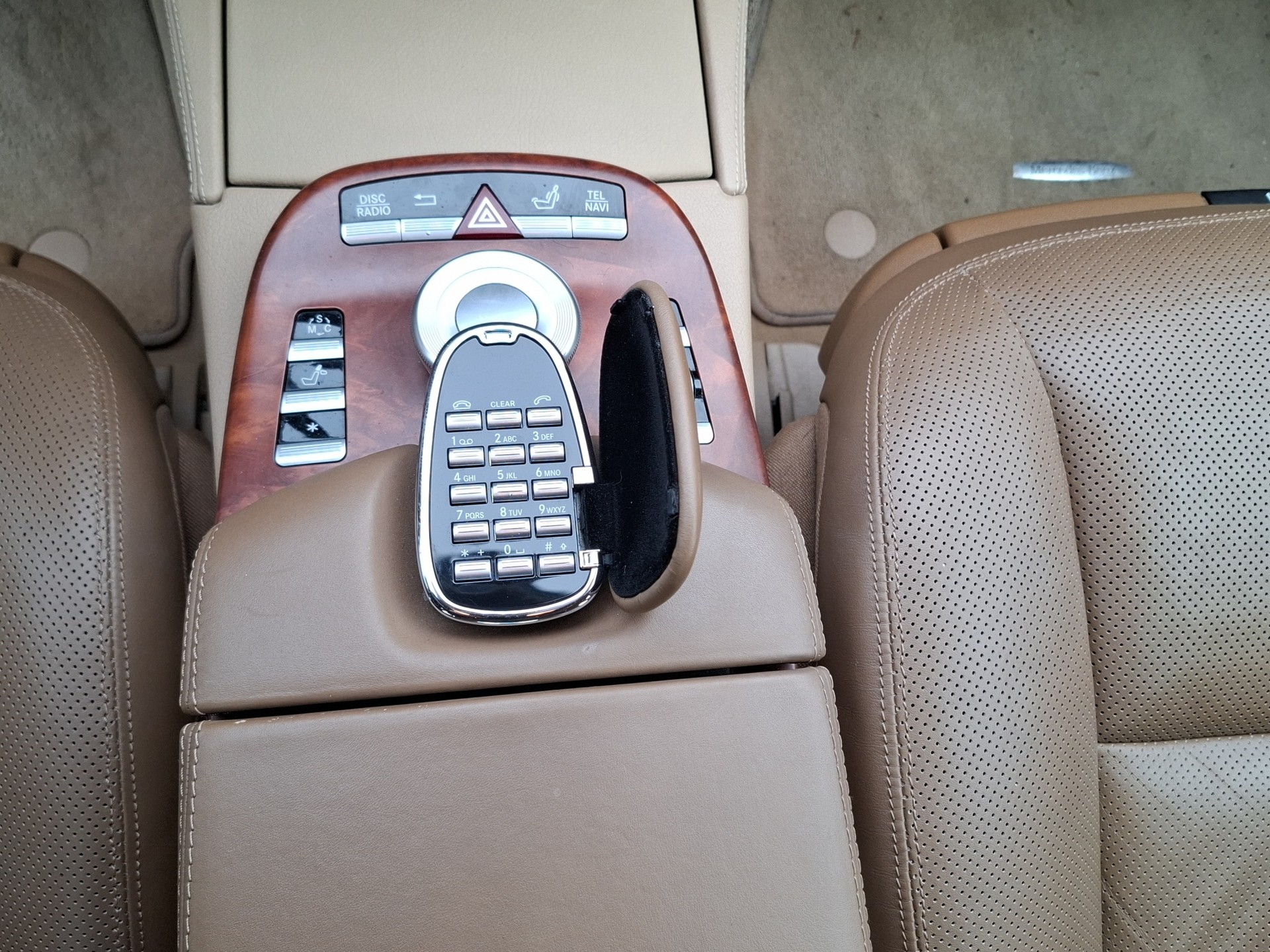 MERCEDES-BENZ S 500 4Matic 7G-Tronic-image-11