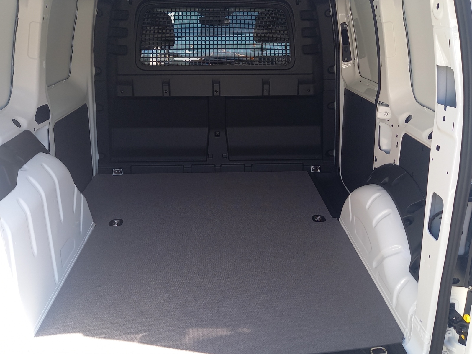 VW VW Caddy Cargo 2.0TDI 4Motion-image-9