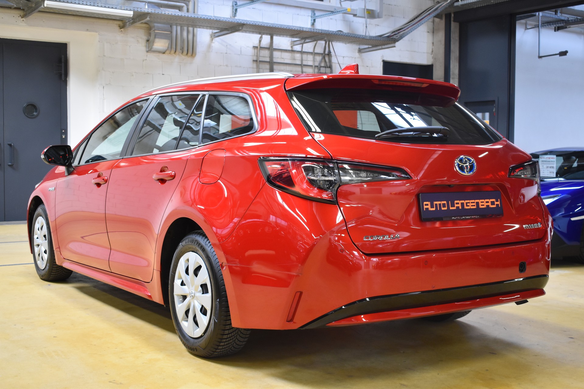 TOYOTA Corolla Touring Sports 1.8 HSD Comfort e-CVT - FaceLift Model 2021-image-2