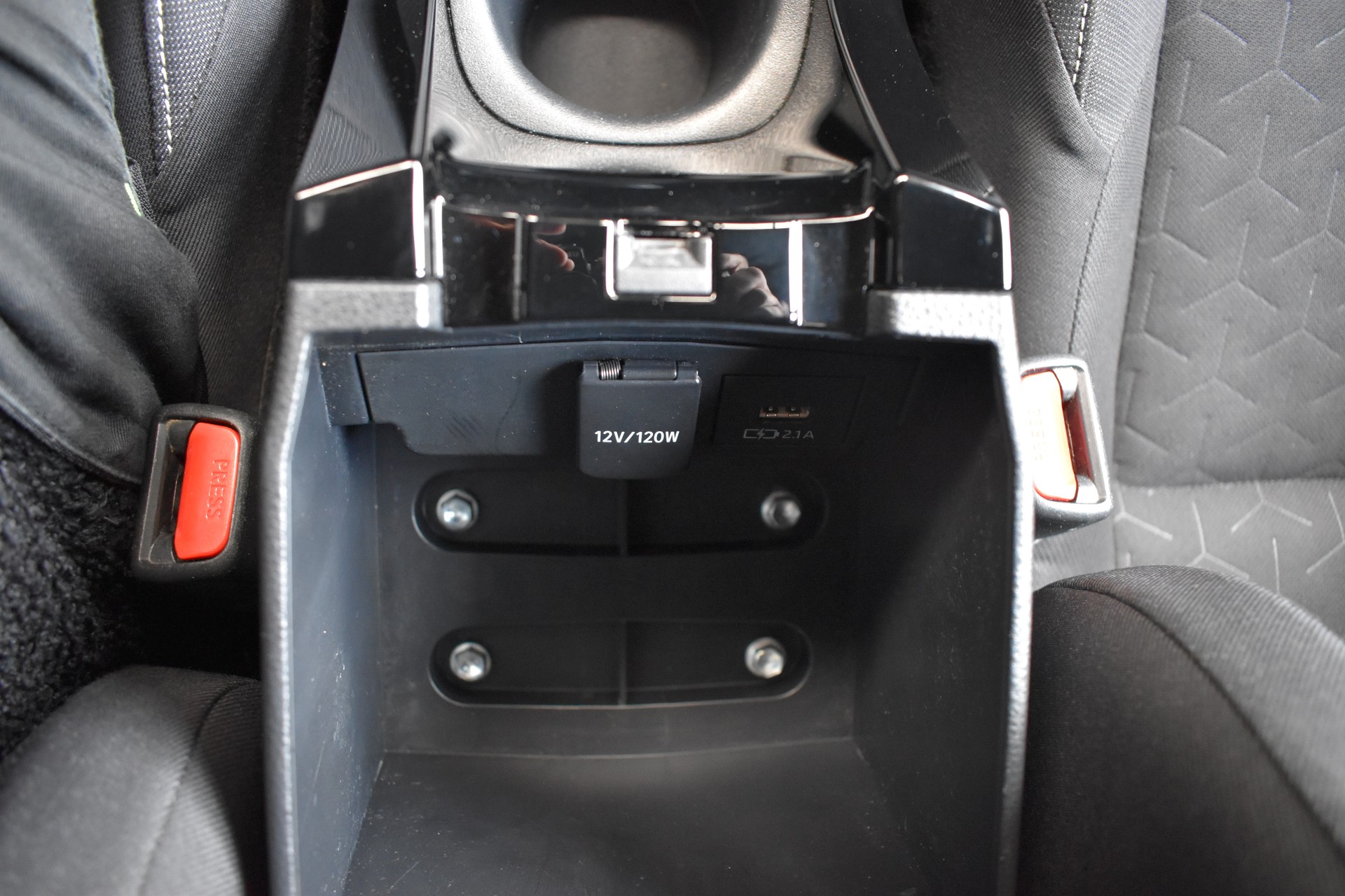 TOYOTA Corolla Touring Sports 1.8 HSD Comfort e-CVT - FaceLift Model 2021-image-29