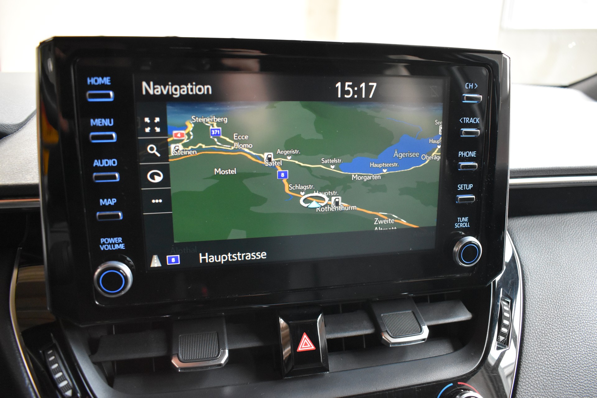 TOYOTA Corolla Touring Sports 1.8 HSD Comfort e-CVT - FaceLift Model 2021-image-17