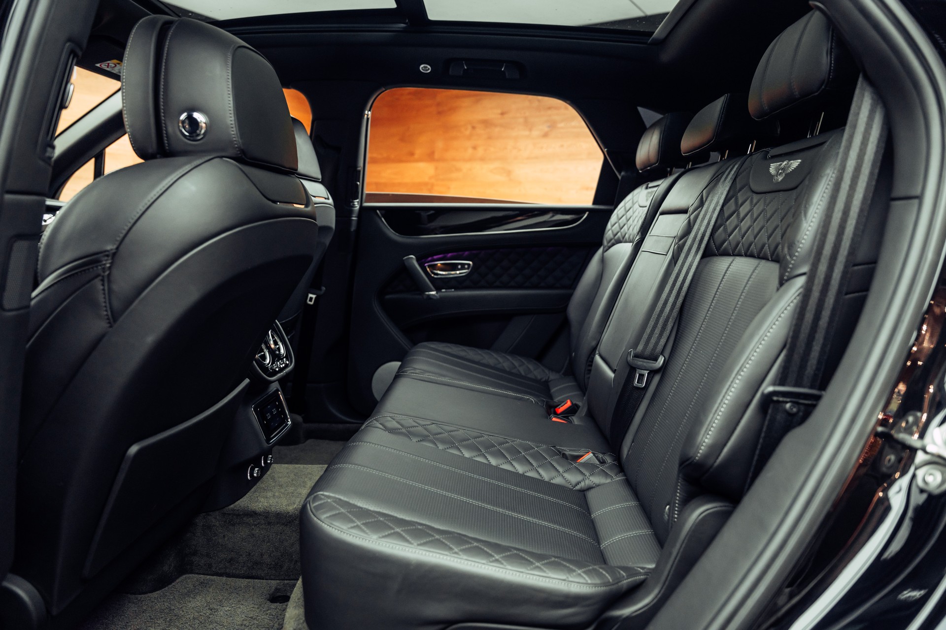 BENTLEY Bentayga V8 Mulliner-image-9