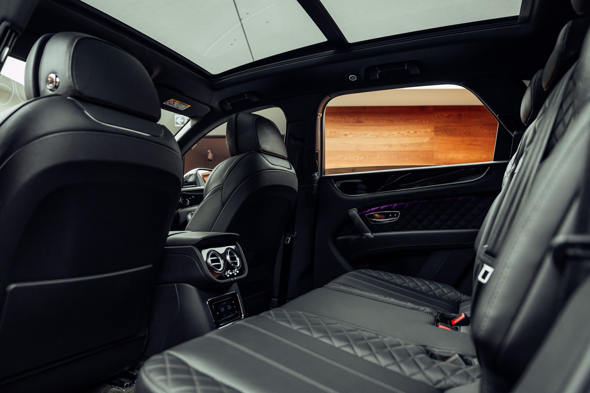 BENTLEY Bentayga V8 Mulliner-image-8