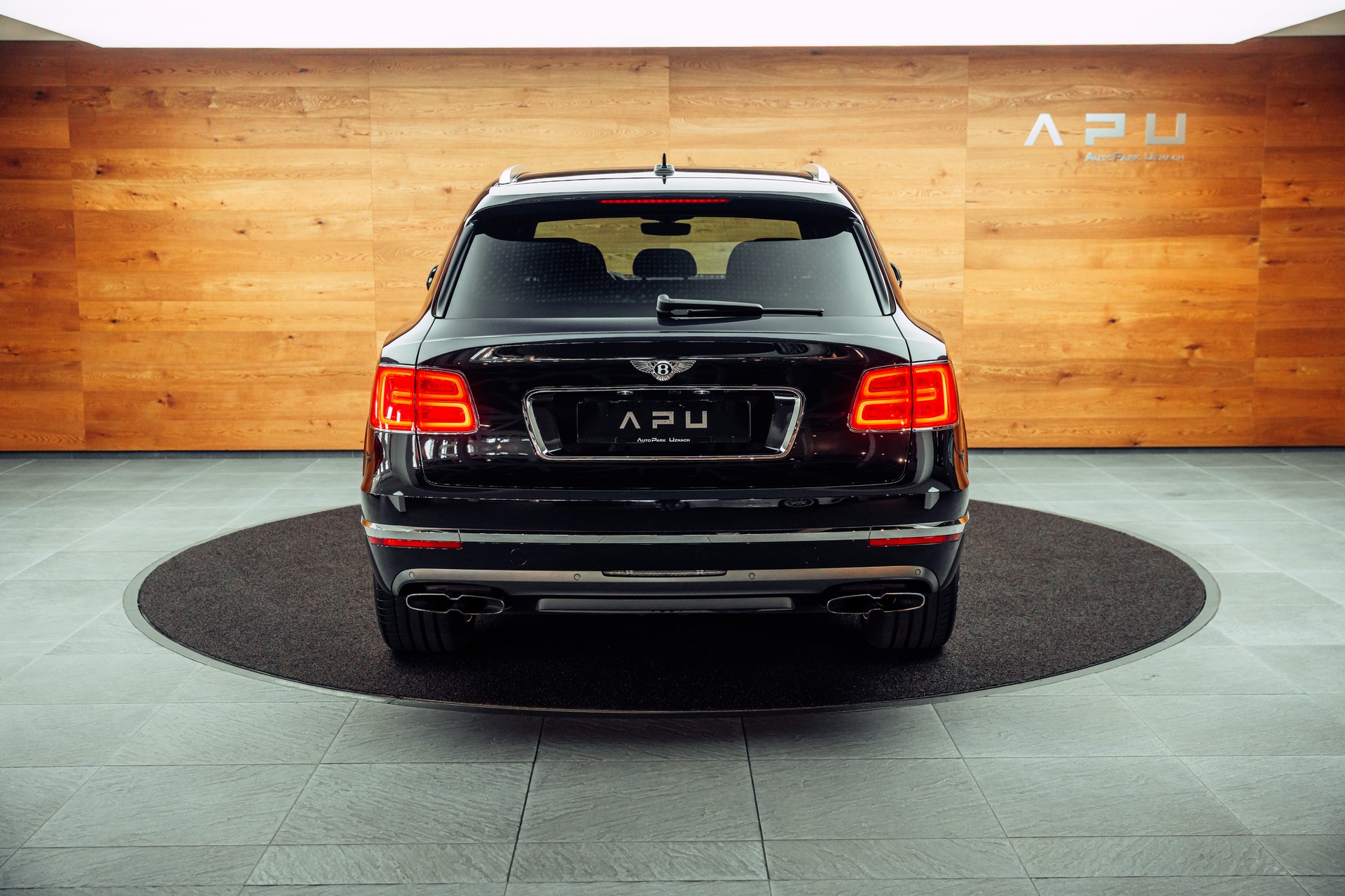 BENTLEY Bentayga V8 Mulliner-image-22