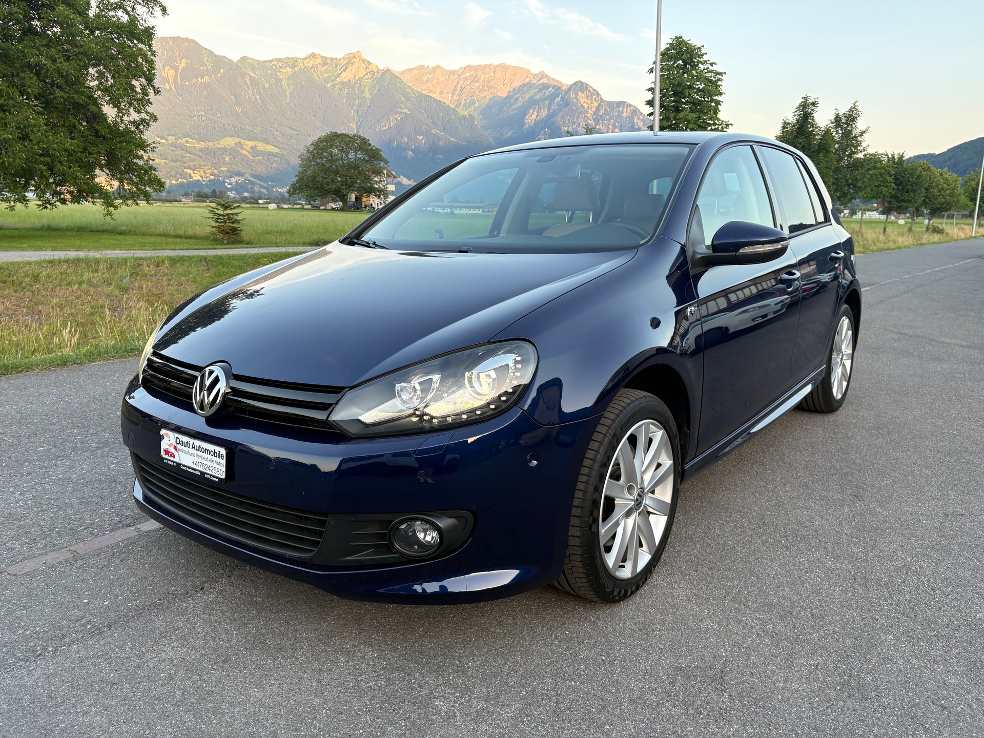 VW Golf 2.0 TDI Highline 4Motion-image-0
