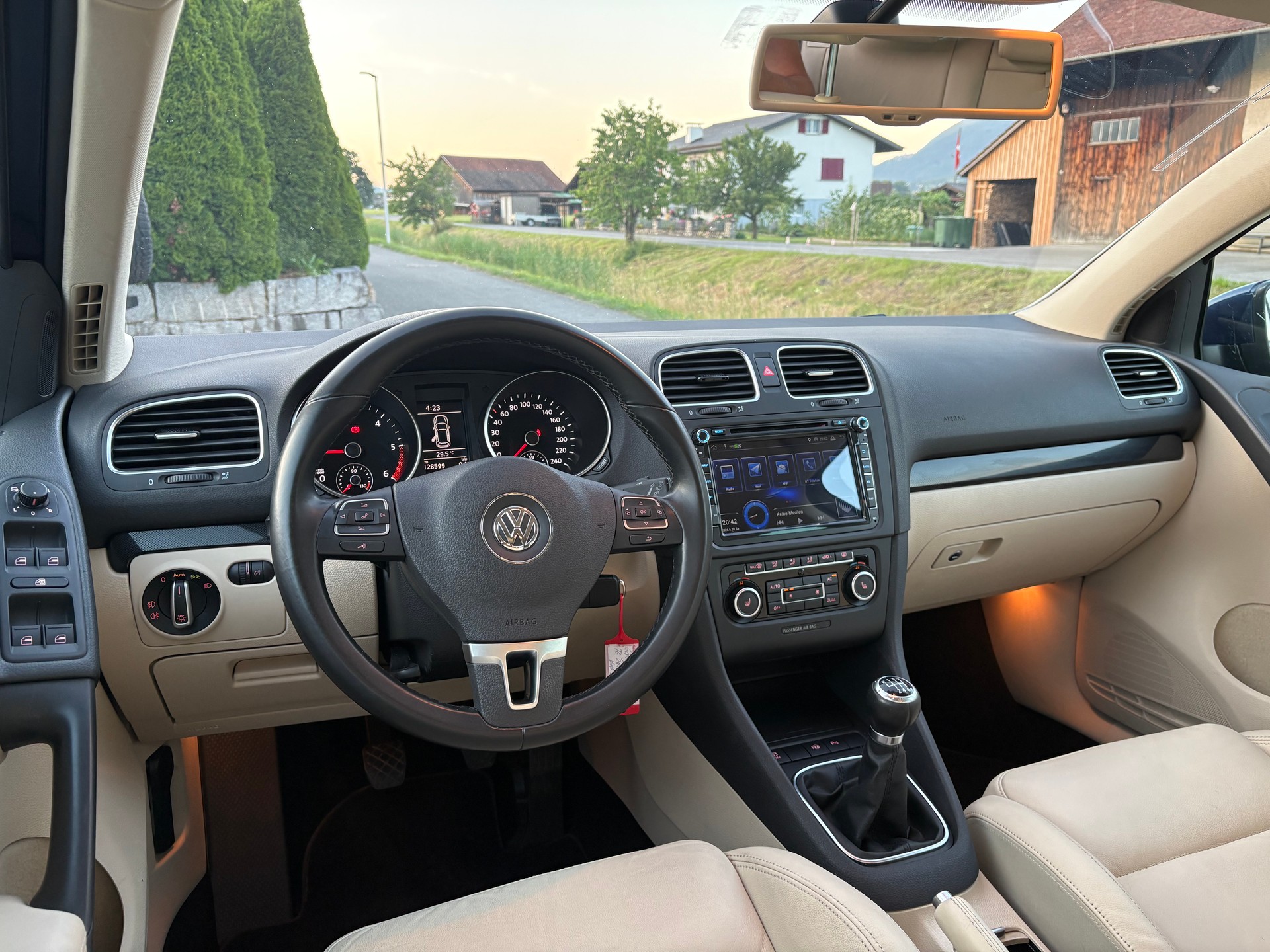 VW Golf 2.0 TDI Highline 4Motion-image-6