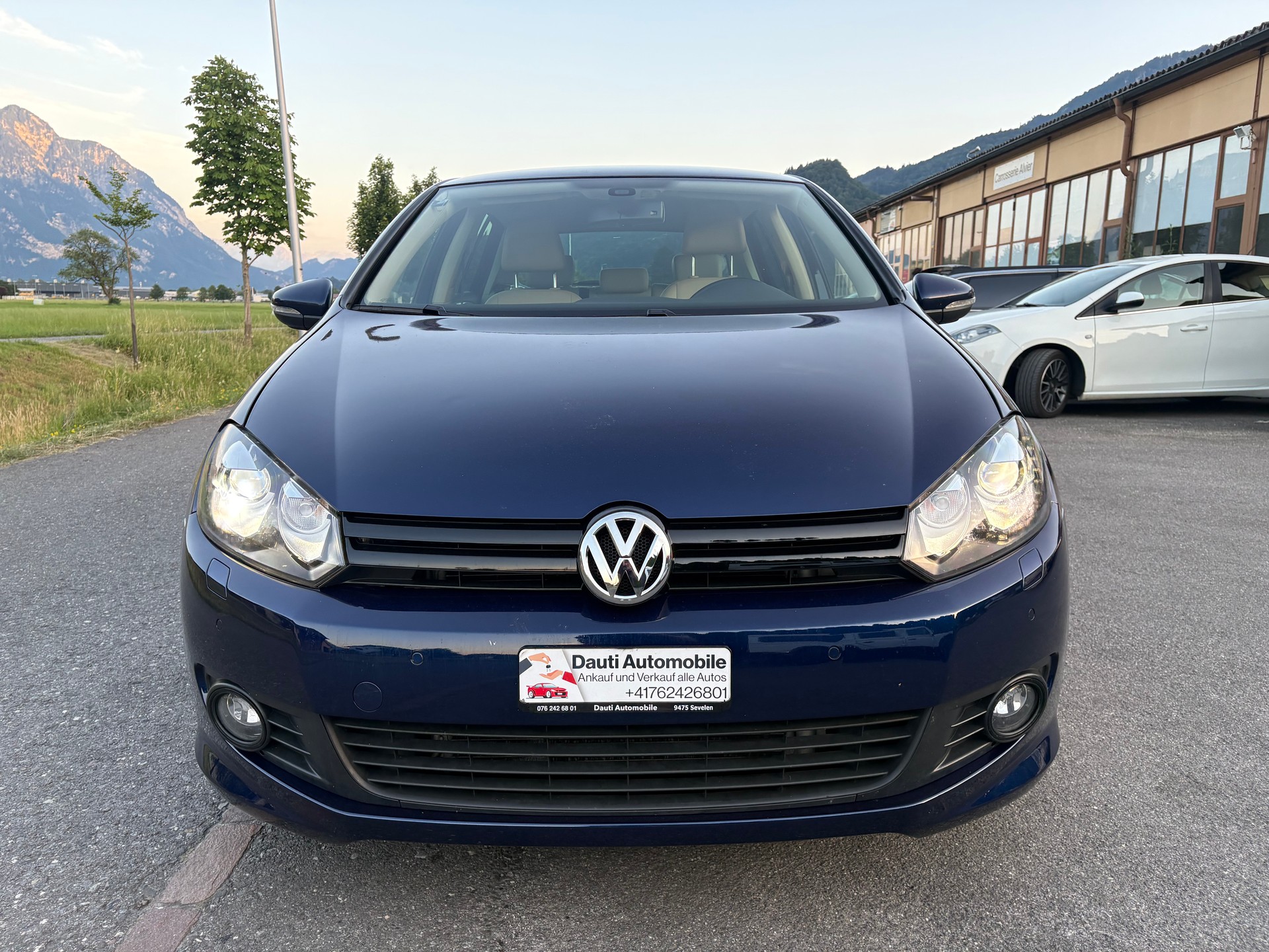 VW Golf 2.0 TDI Highline 4Motion-image-1