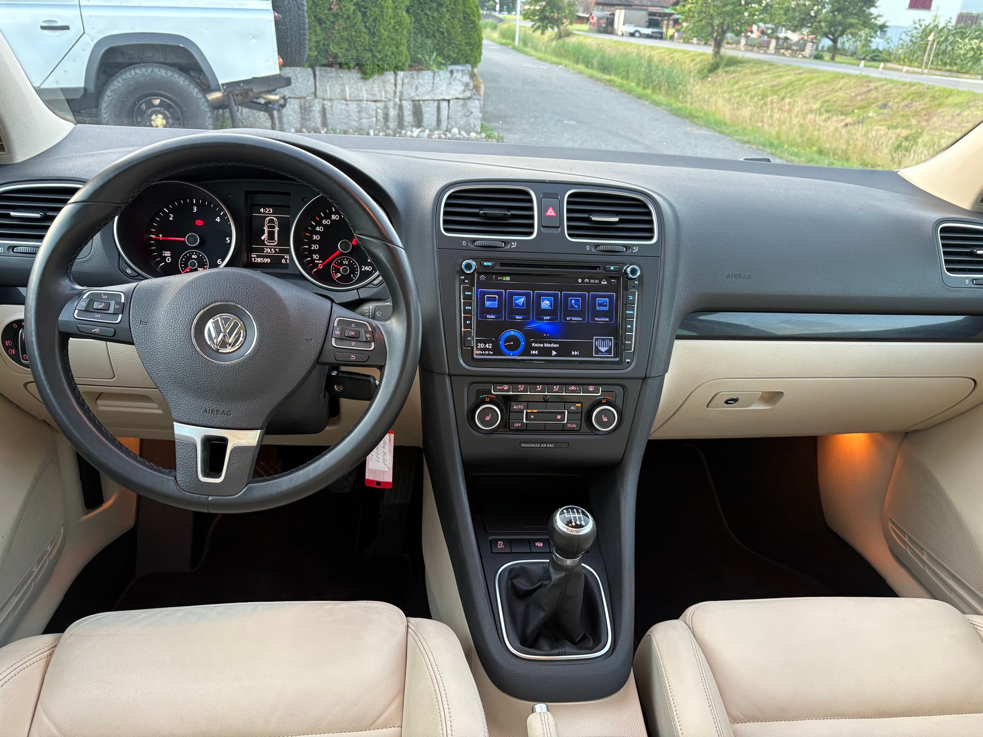 VW Golf 2.0 TDI Highline 4Motion-image-7