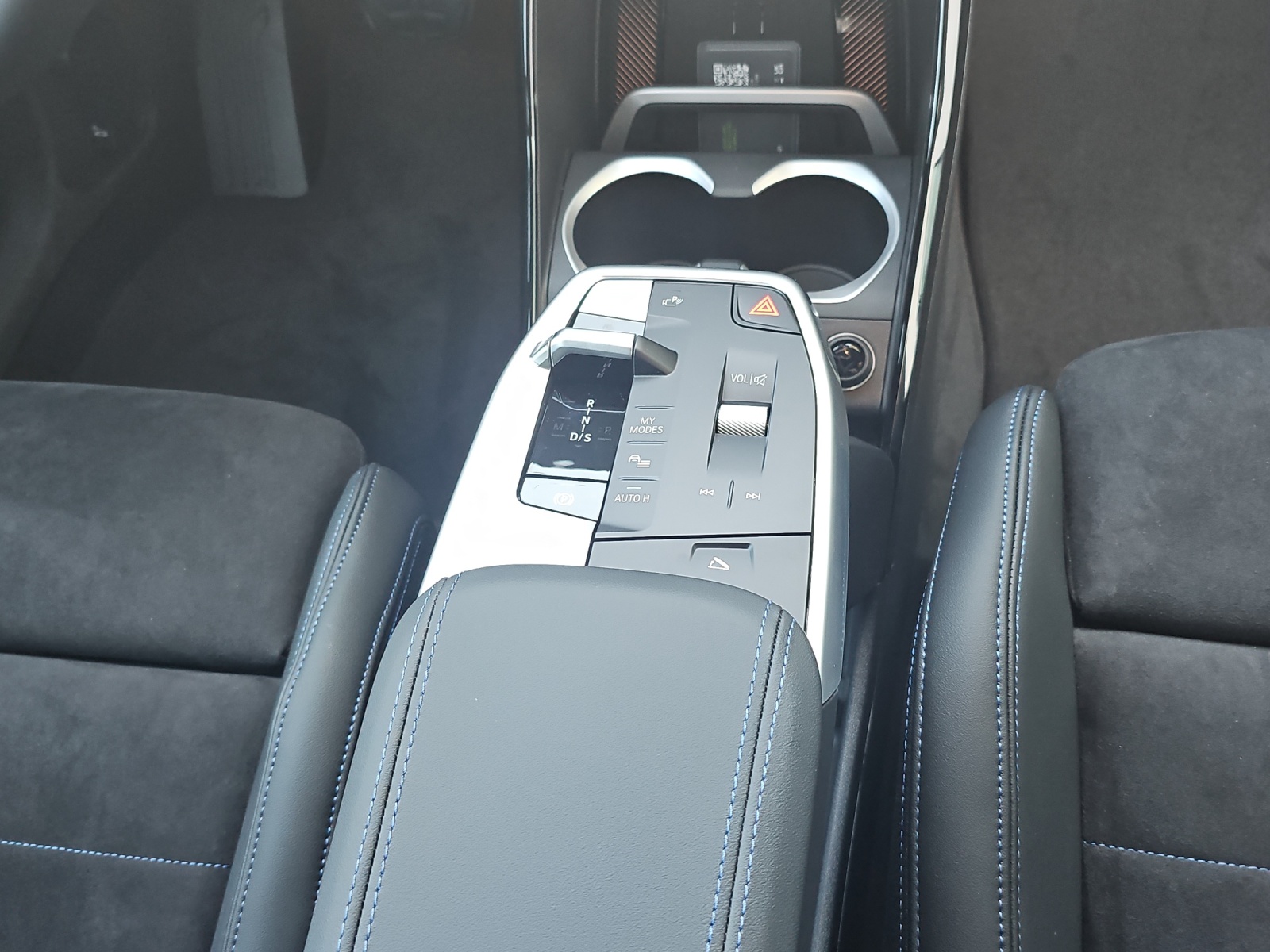 BMW X1 xDrive 23i 48V M Sport-image-17