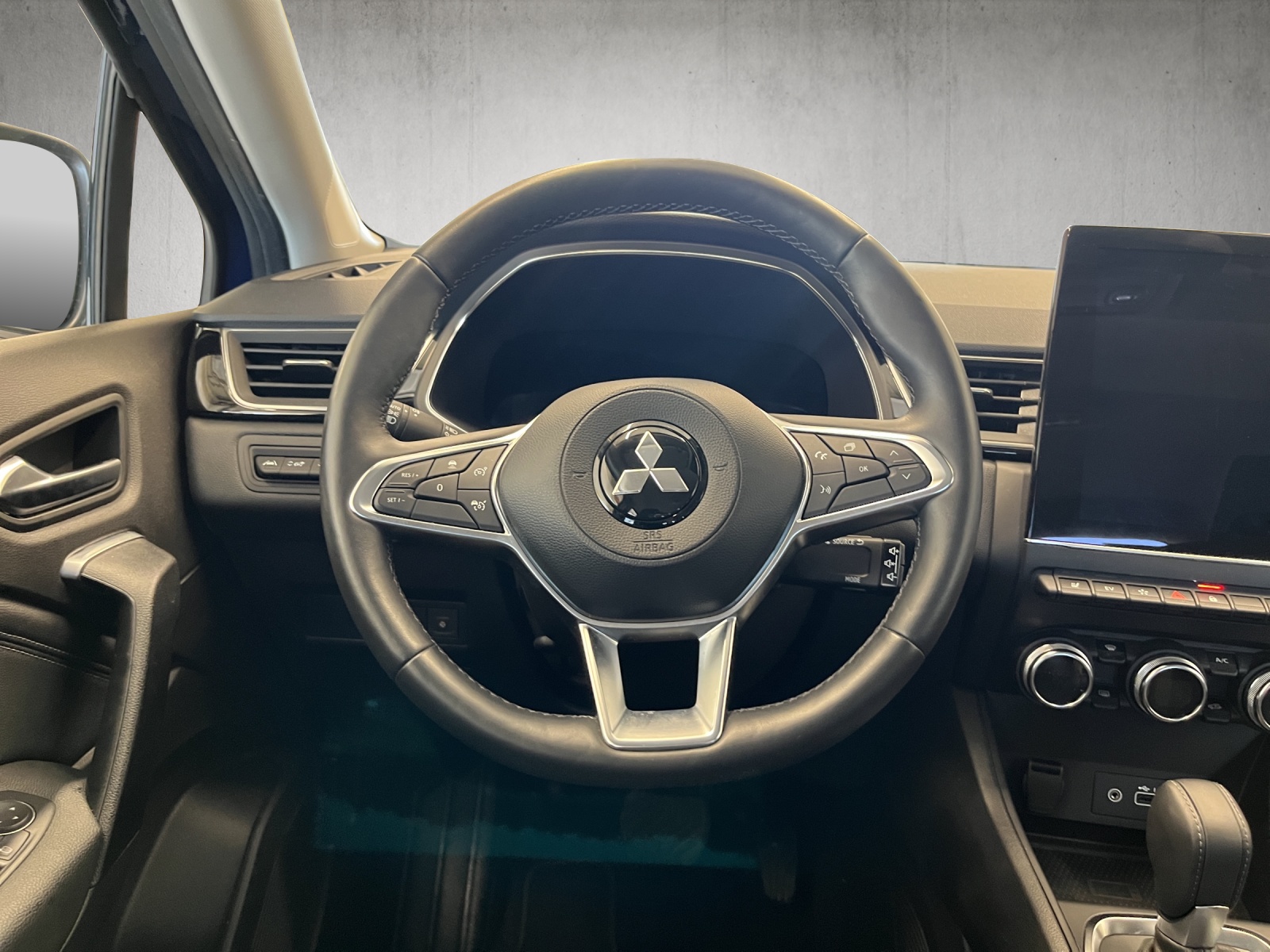 MITSUBISHI ASX 1.6 PHEV Intense-image-11