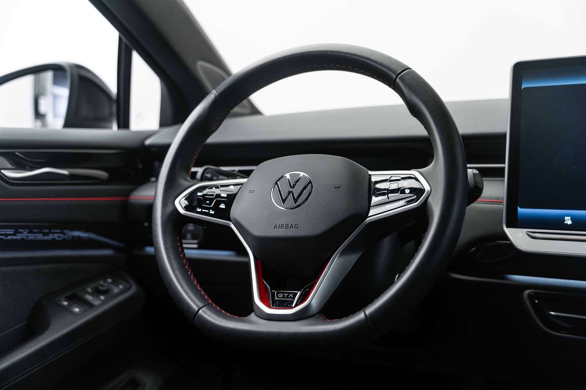 VW ID.7 Tourer GTX 86 kWh 340PS 4 Motion-image-9