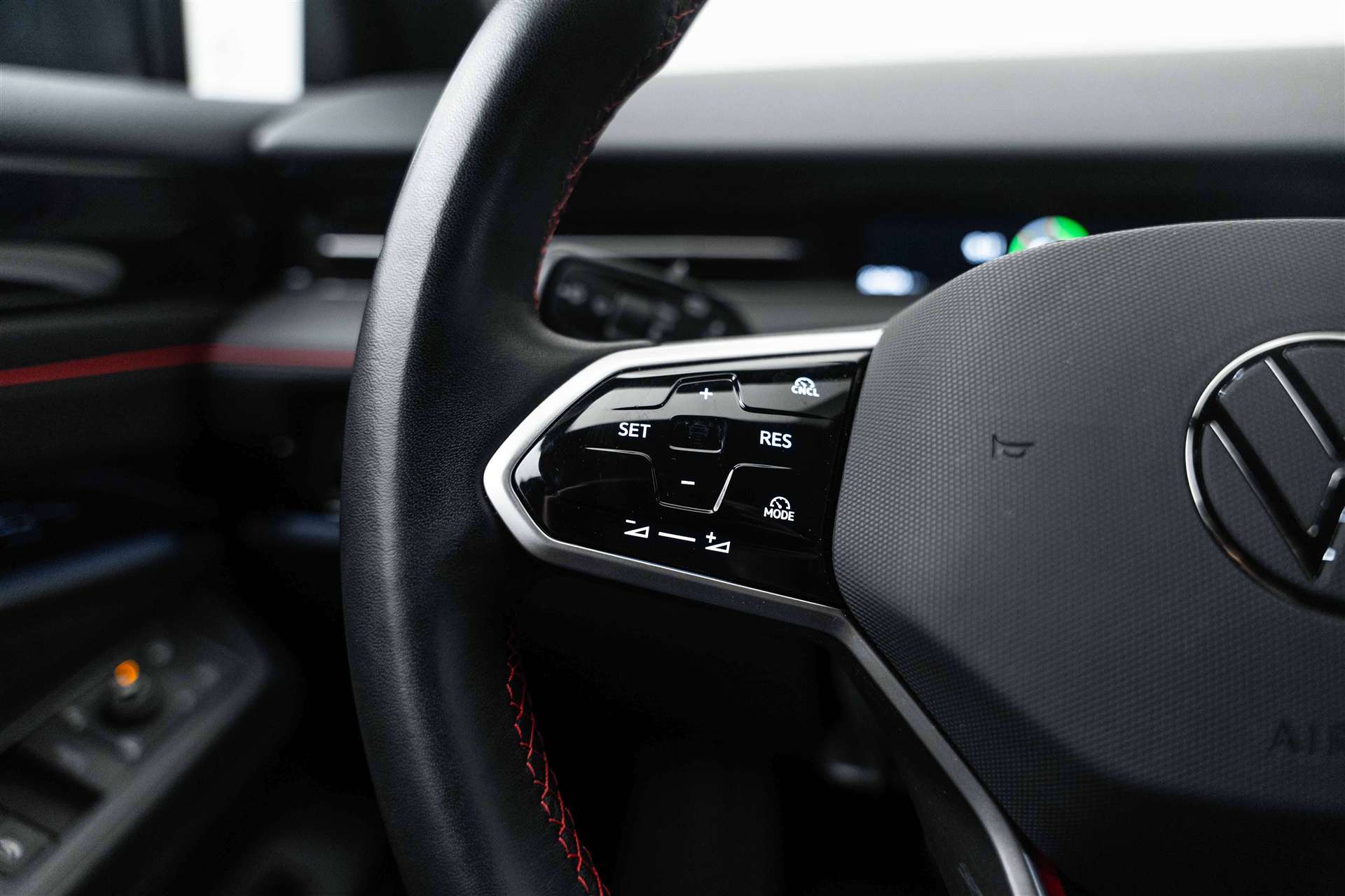 VW ID.7 Tourer GTX 86 kWh 340PS 4 Motion-image-14