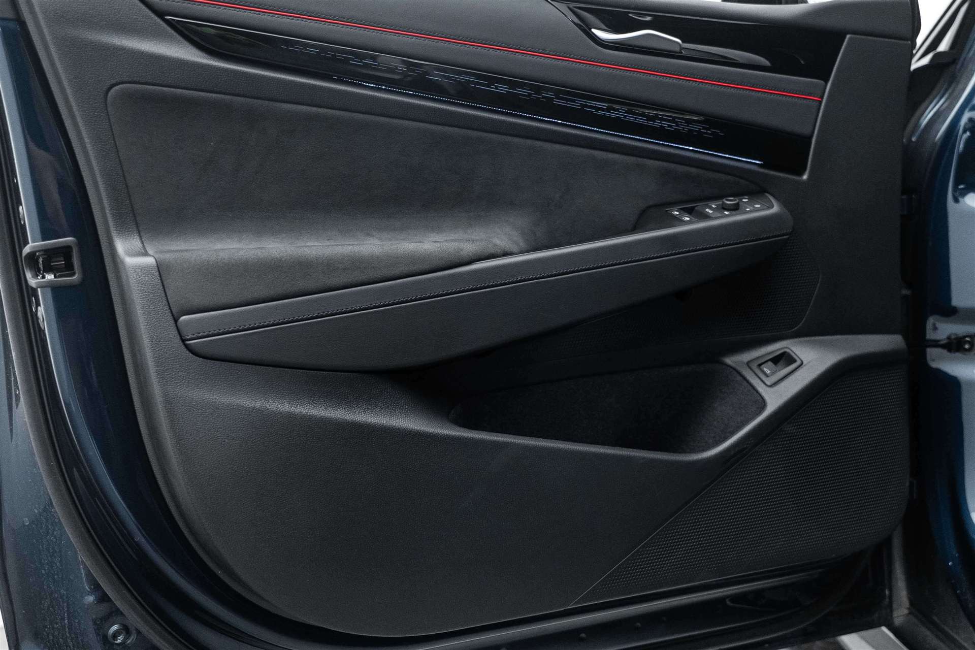 VW ID.7 Tourer GTX 86 kWh 340PS 4 Motion-image-6