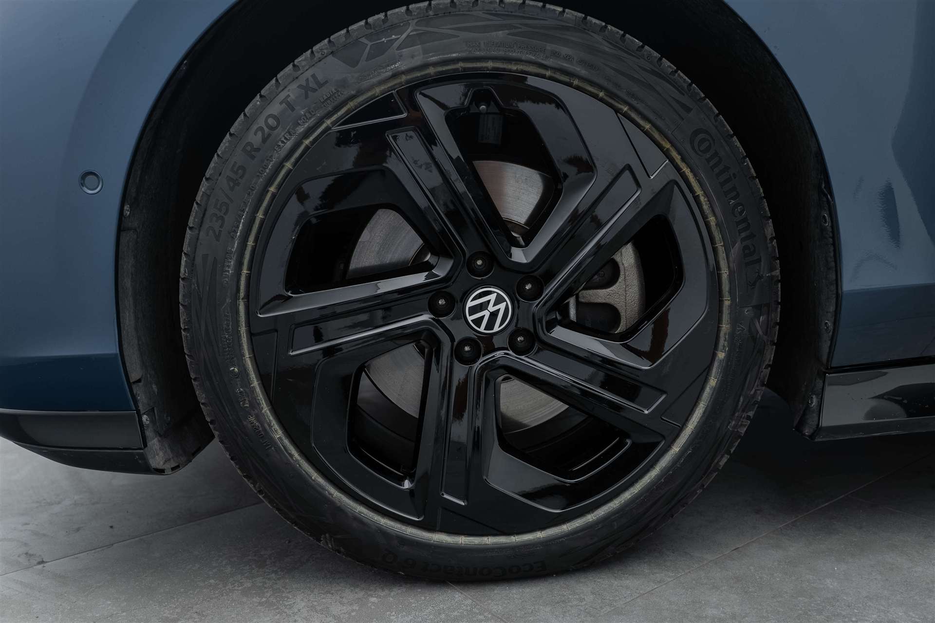 VW ID.7 Tourer GTX 86 kWh 340PS 4 Motion-image-4