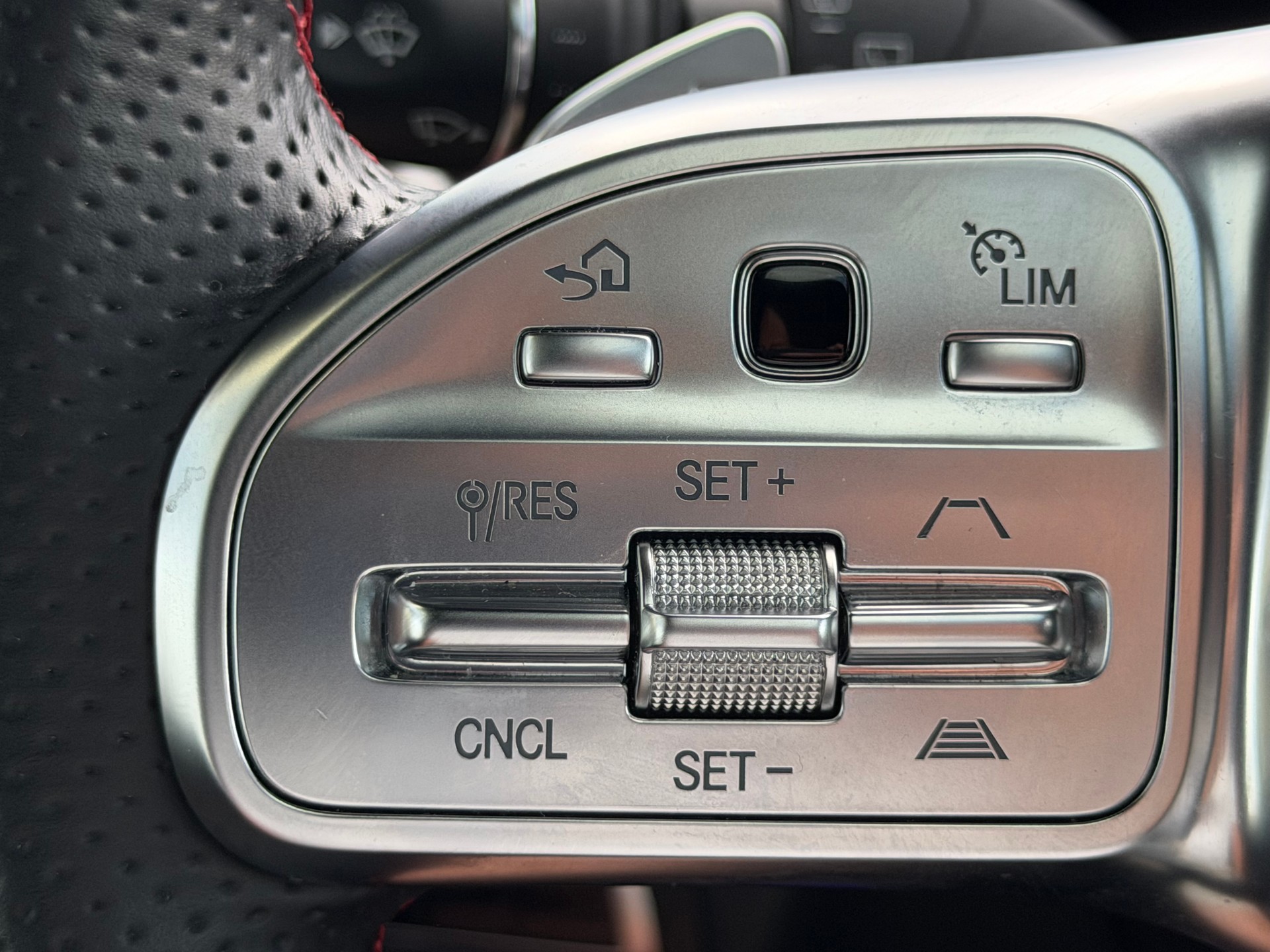 MERCEDES-BENZ G 400 d AMG Line **Exclusive Line**Standheizung**-image-15
