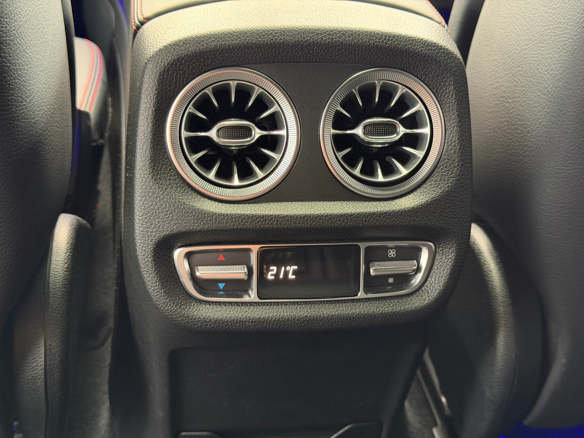 MERCEDES-BENZ G 400 d AMG Line **Exclusive Line**Standheizung**-image-28