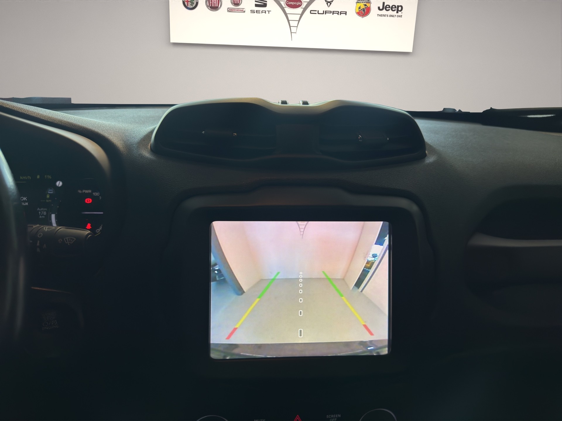 JEEP Renegade 1.3 T PHEV S AWD-image-14